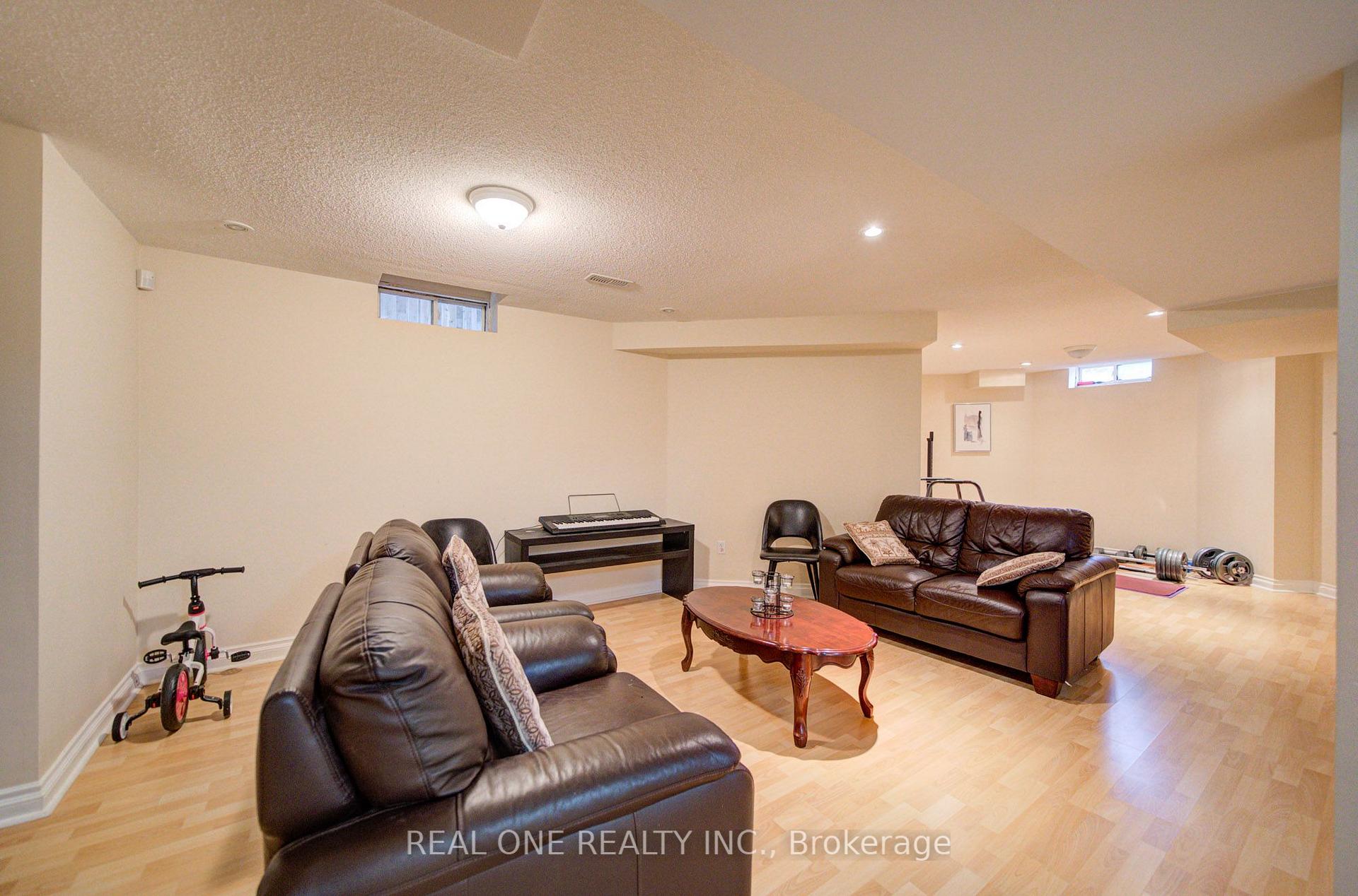 Photo 29 of 191 Drummond Drive, Vaughan, Maple — HOMEH