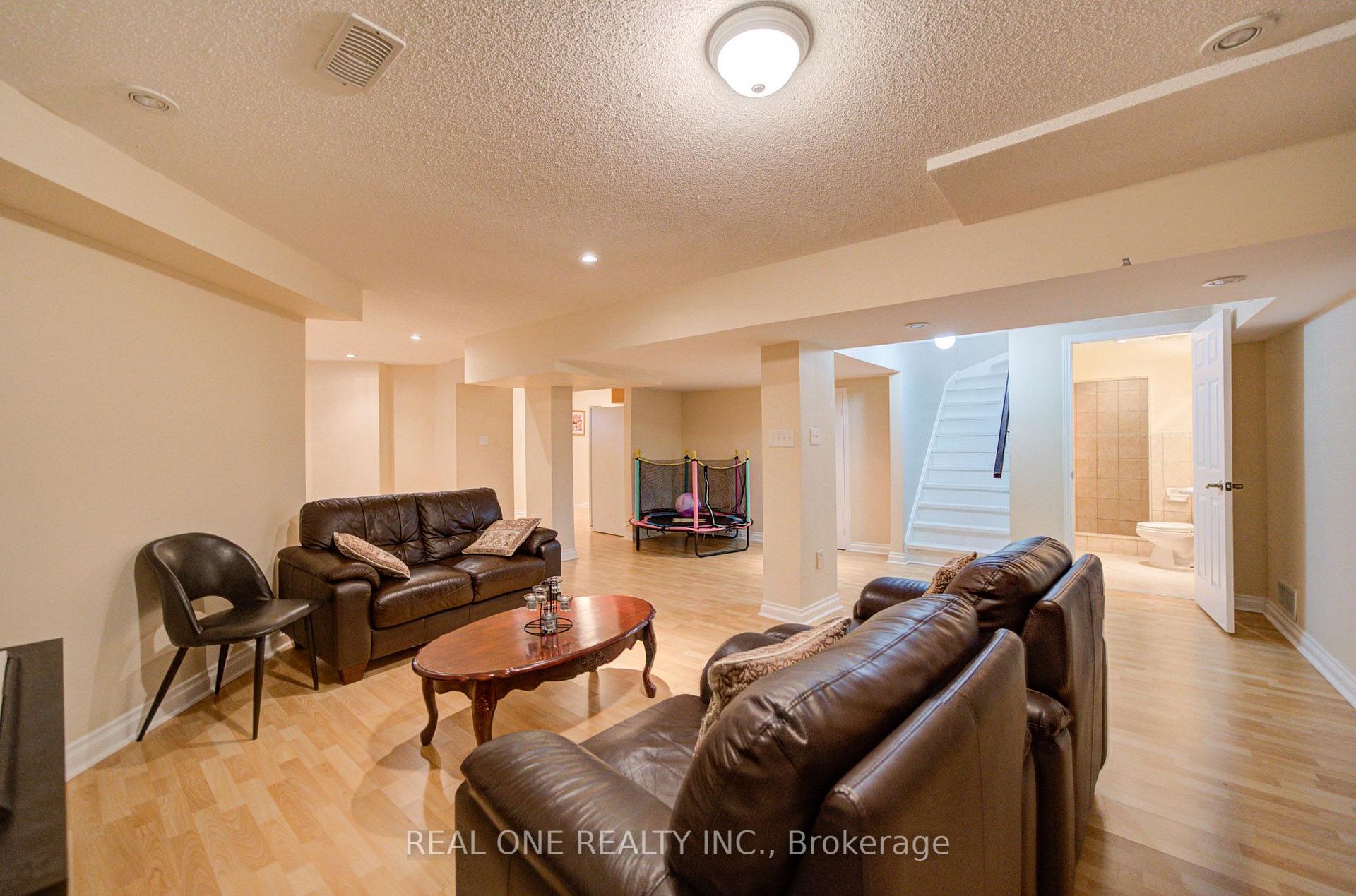 Photo 30 of 191 Drummond Drive, Vaughan, Maple — HOMEH