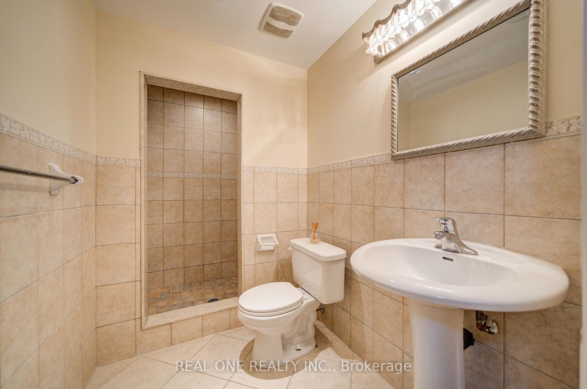 Photo 32 of 191 Drummond Drive, Vaughan, Maple — HOMEH