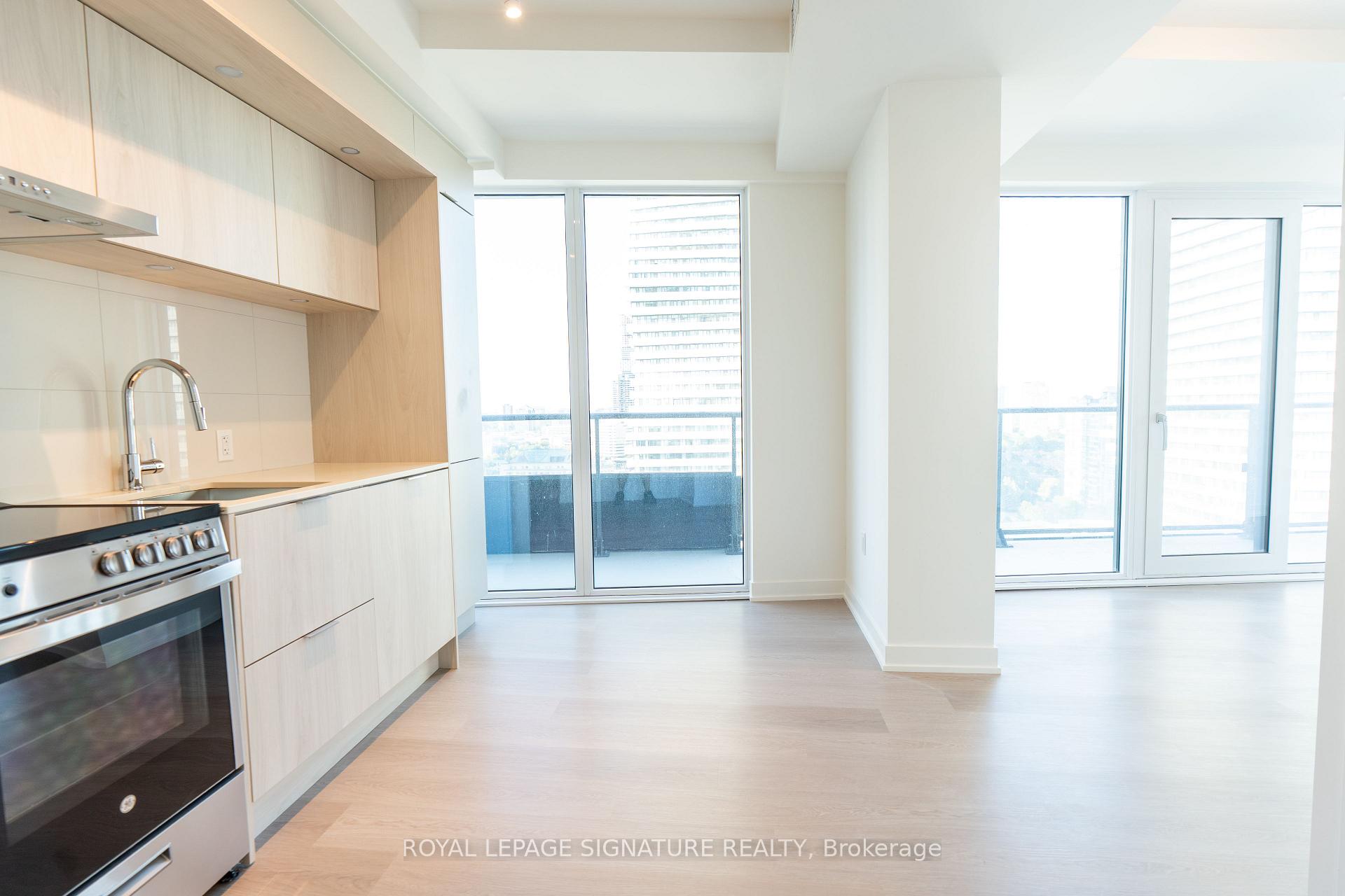 Photo 6 of Unit 1807, 448 Burnhamthorpe Road W, Mississauga, City Centre — HOMEH
