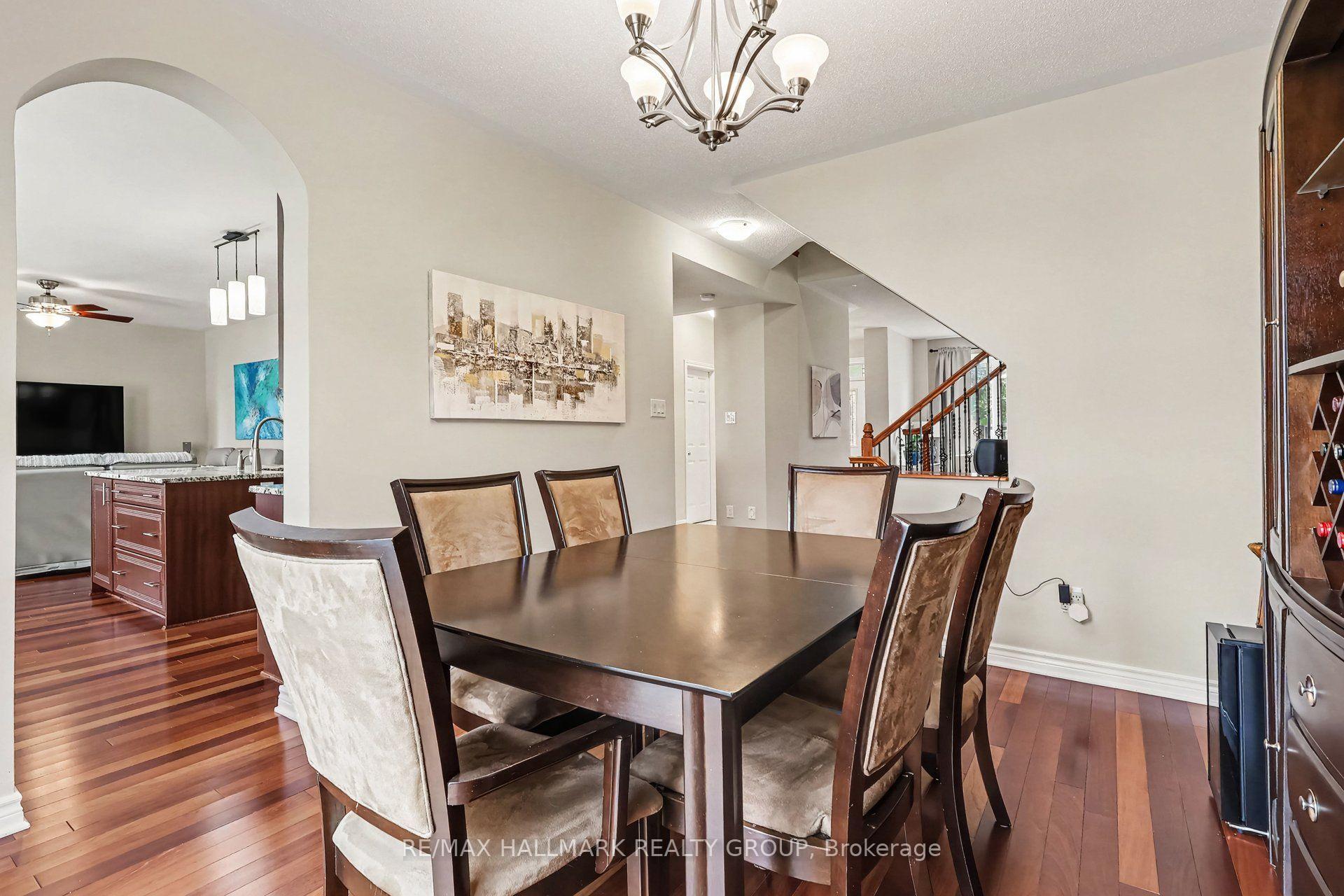 Photo 5 of 302 Grayburn Way, Ottawa, Barrhaven - Strandherd — HOMEH
