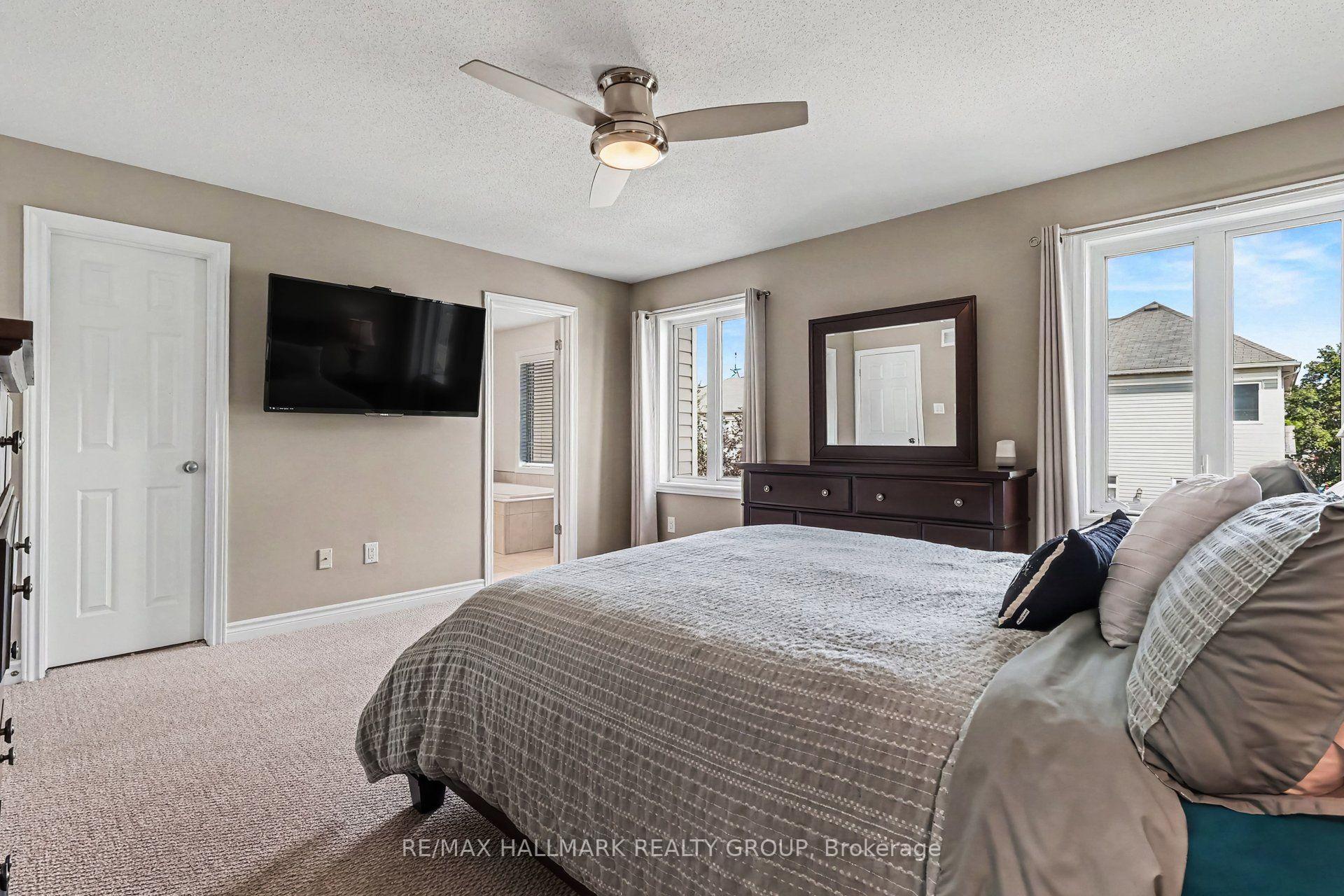 Photo 13 of 302 Grayburn Way, Ottawa, Barrhaven - Strandherd — HOMEH