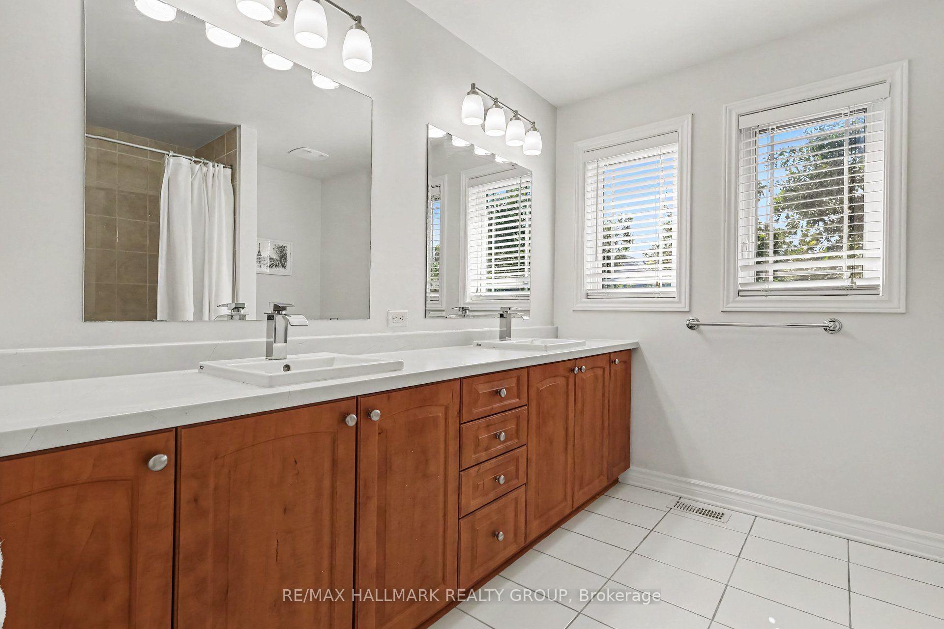 Photo 21 of 302 Grayburn Way, Ottawa, Barrhaven - Strandherd — HOMEH
