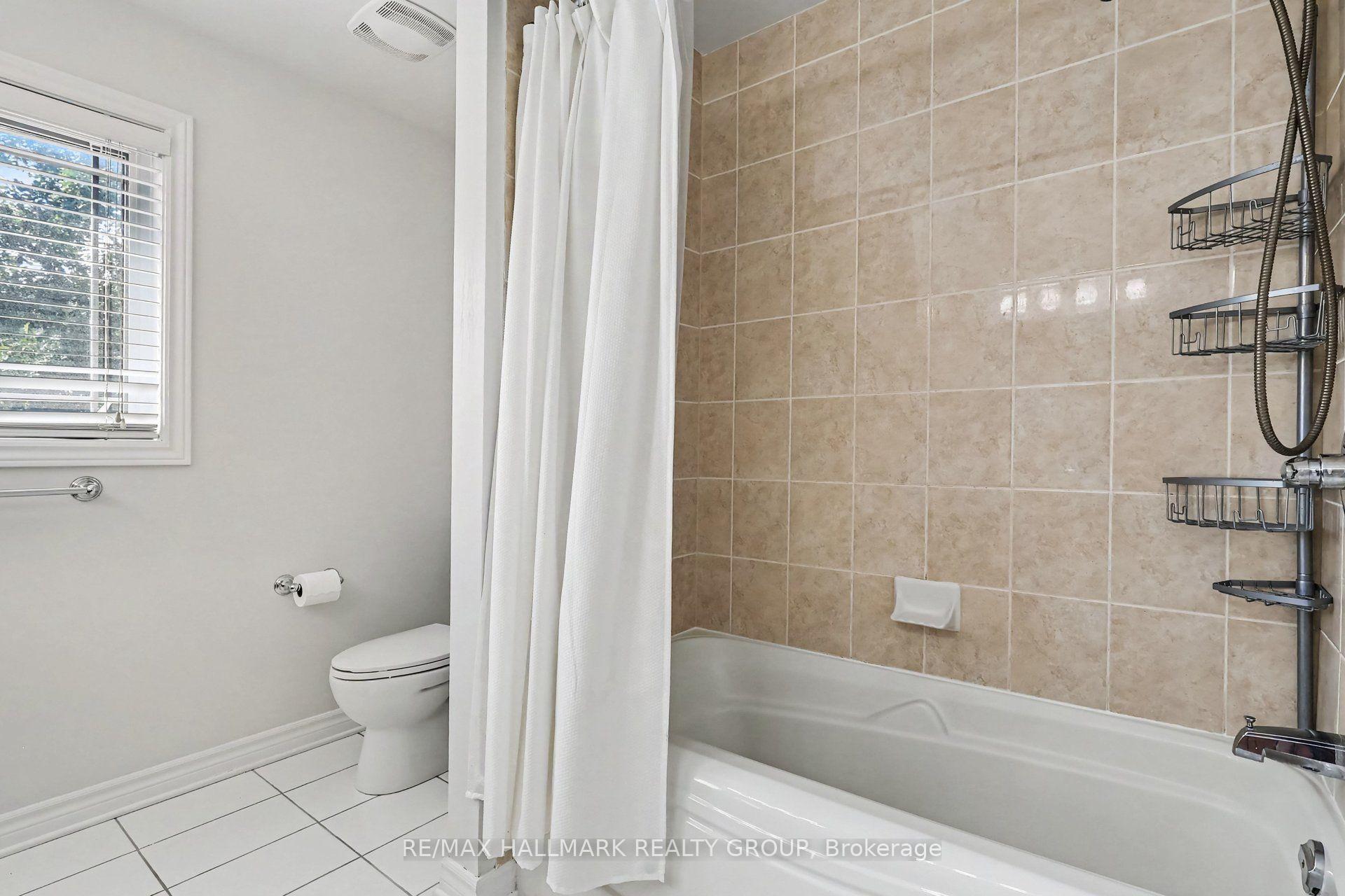 Photo 22 of 302 Grayburn Way, Ottawa, Barrhaven - Strandherd — HOMEH
