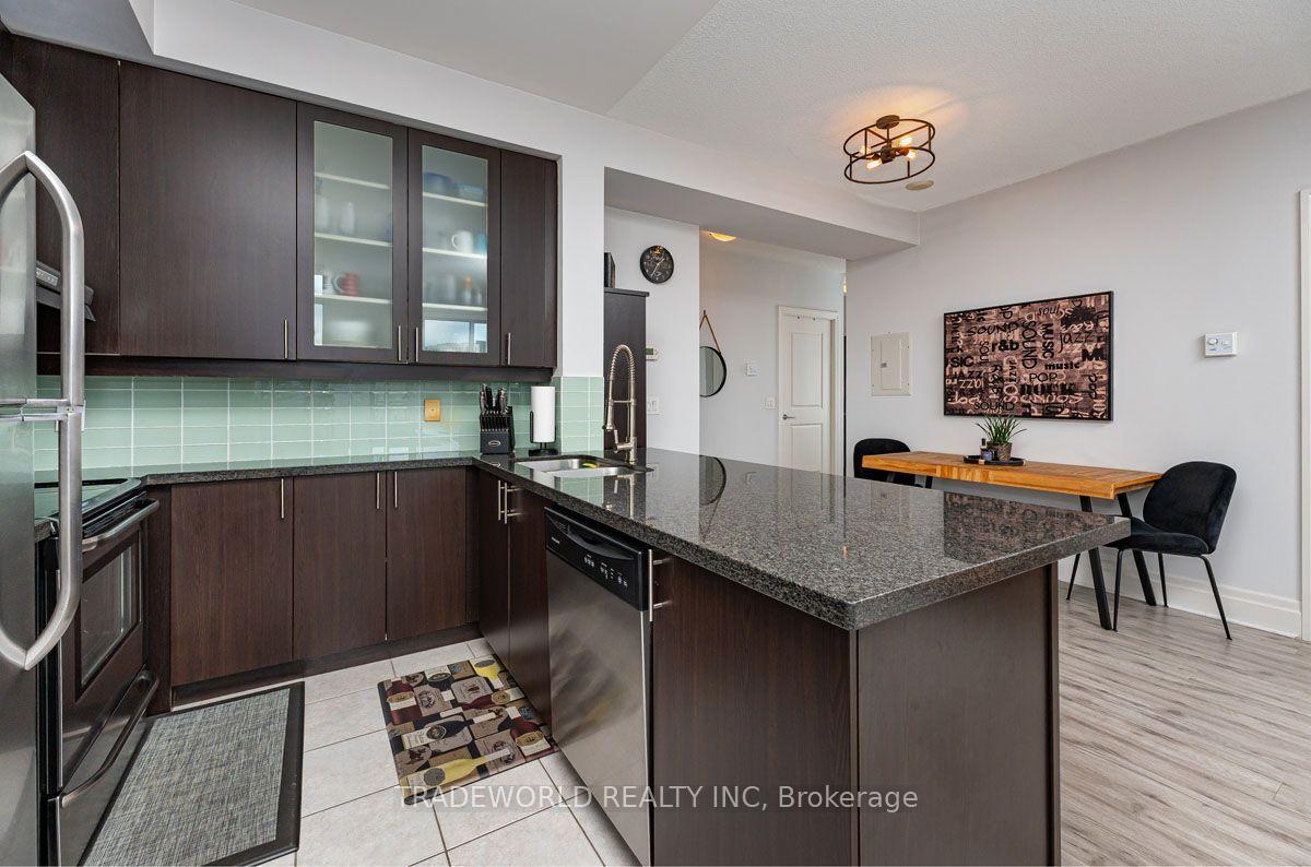 Photo 8 of Unit 504, 131 Upper Duke Crescent, Markham, Unionville — HOMEH
