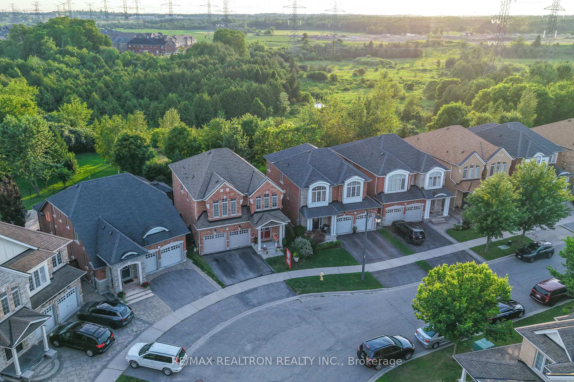Photo 3 of 23 Beverton Crescent, Ajax, Northwest Ajax — HOMEH