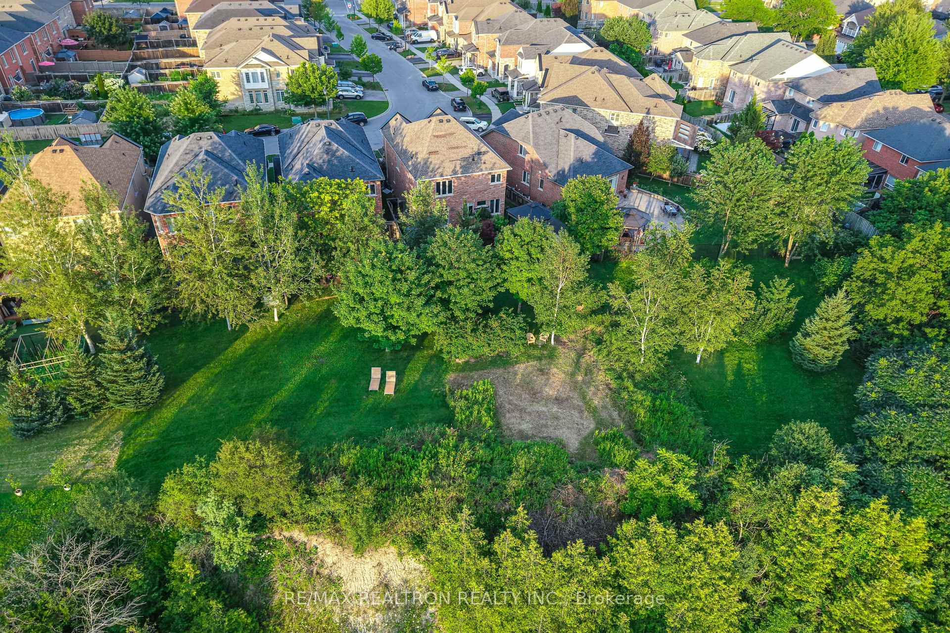 Photo 38 of 23 Beverton Crescent, Ajax, Northwest Ajax — HOMEH