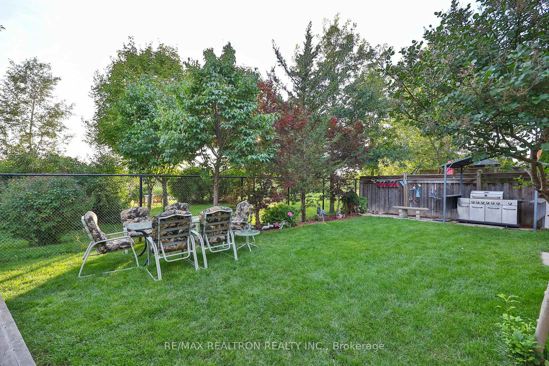 Photo 41 of 23 Beverton Crescent, Ajax, Northwest Ajax — HOMEH