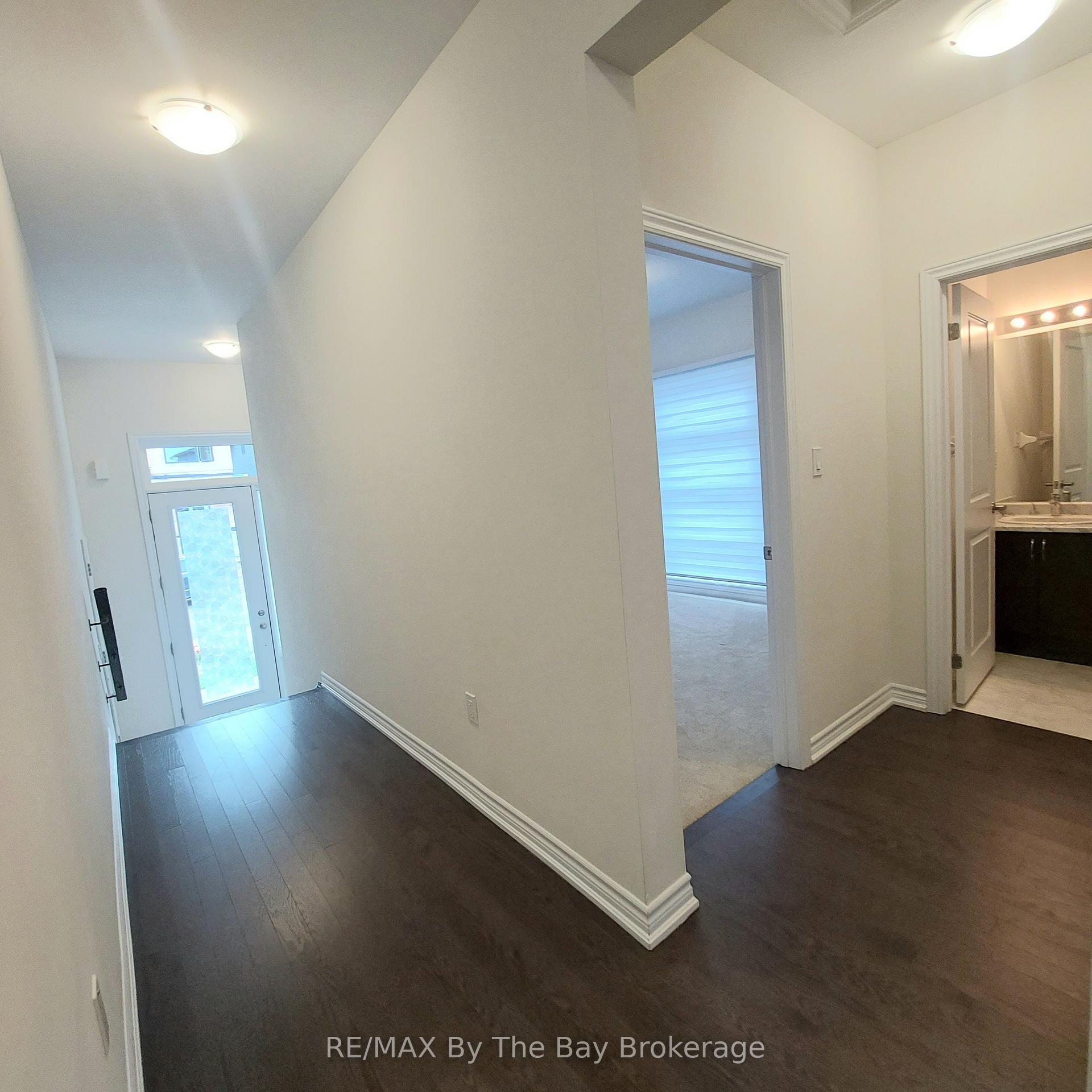 Photo 6 of Unit UPPER, 92 Berkely Street, Wasaga Beach — HOMEH
