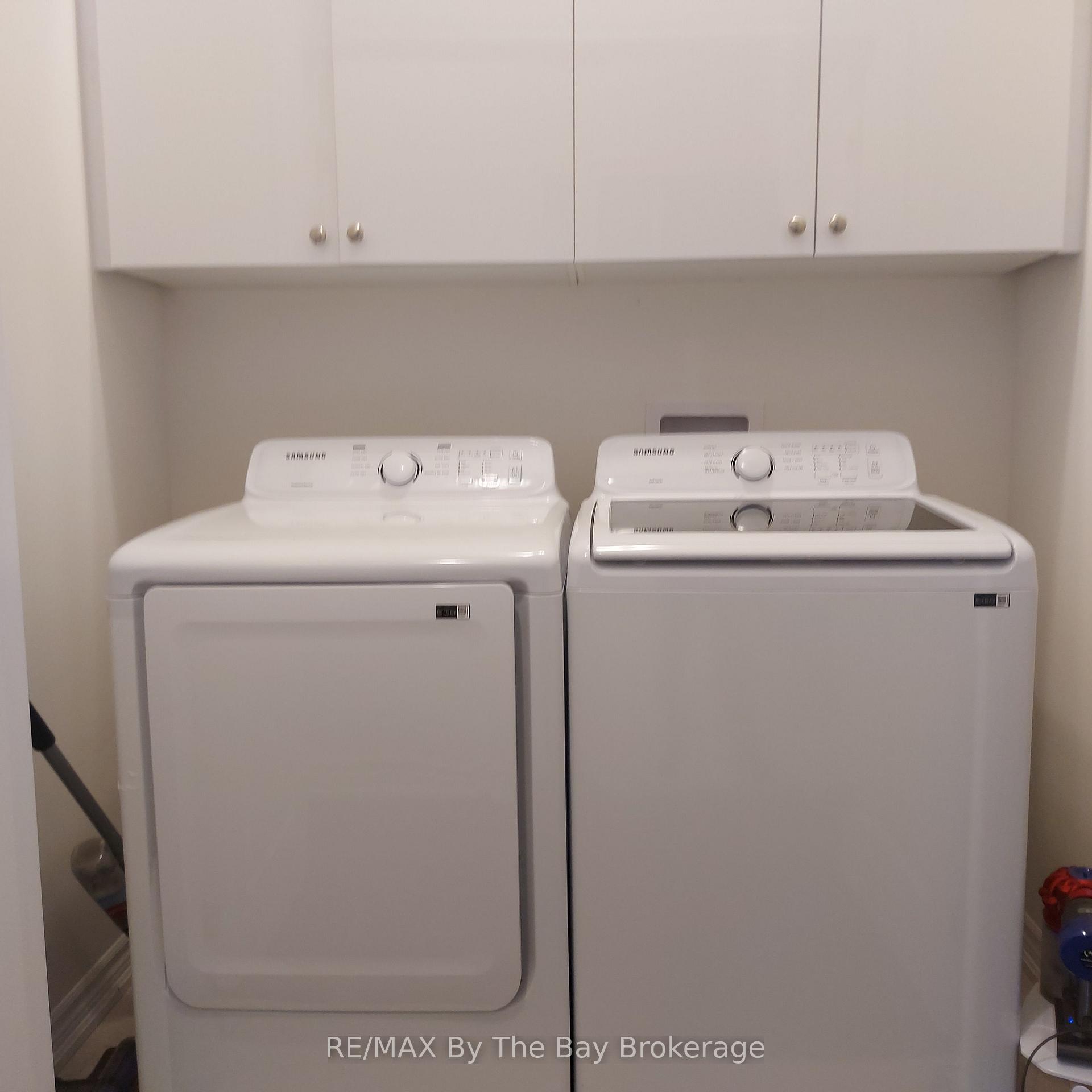 Photo 12 of Unit UPPER, 92 Berkely Street, Wasaga Beach — HOMEH