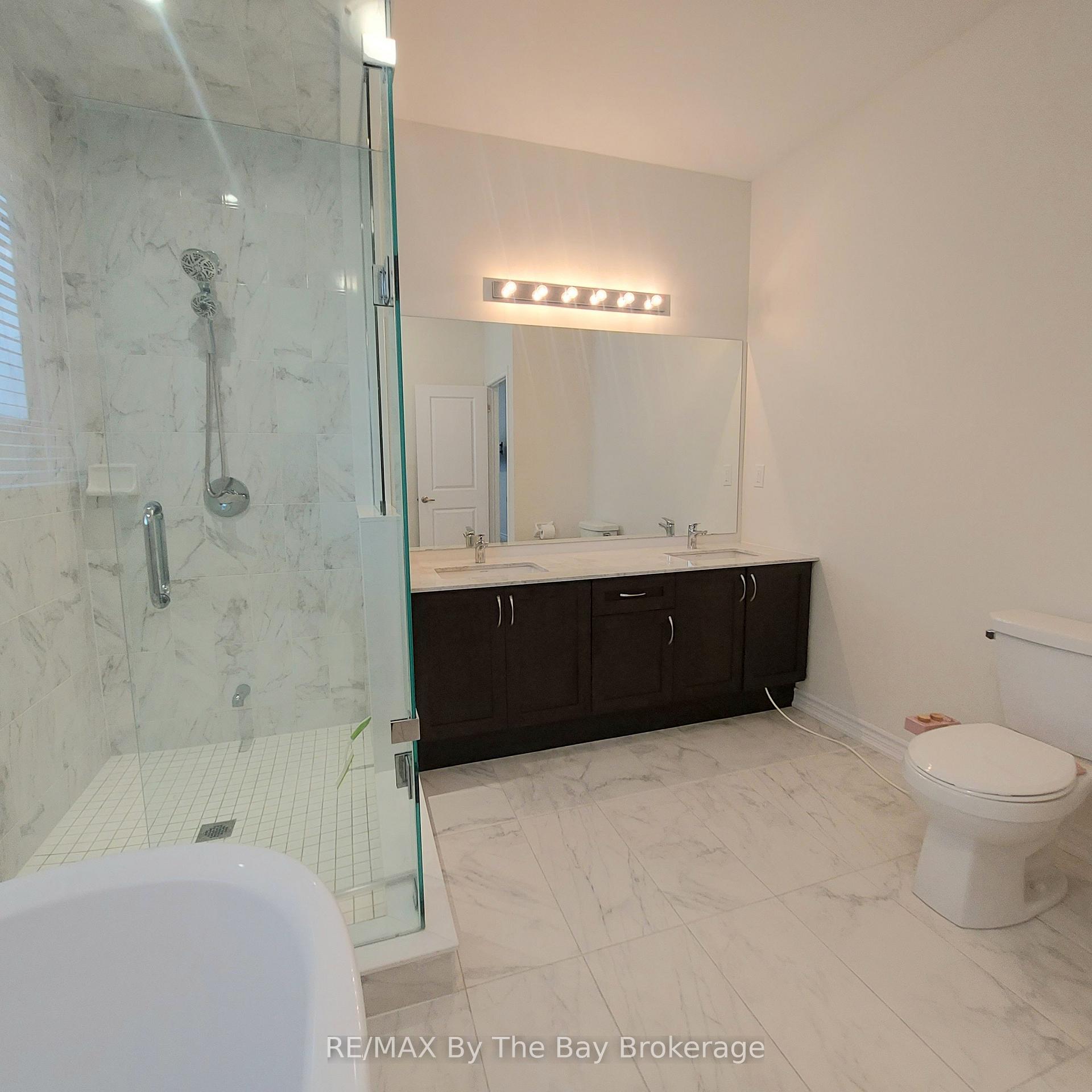 Photo 14 of Unit UPPER, 92 Berkely Street, Wasaga Beach — HOMEH