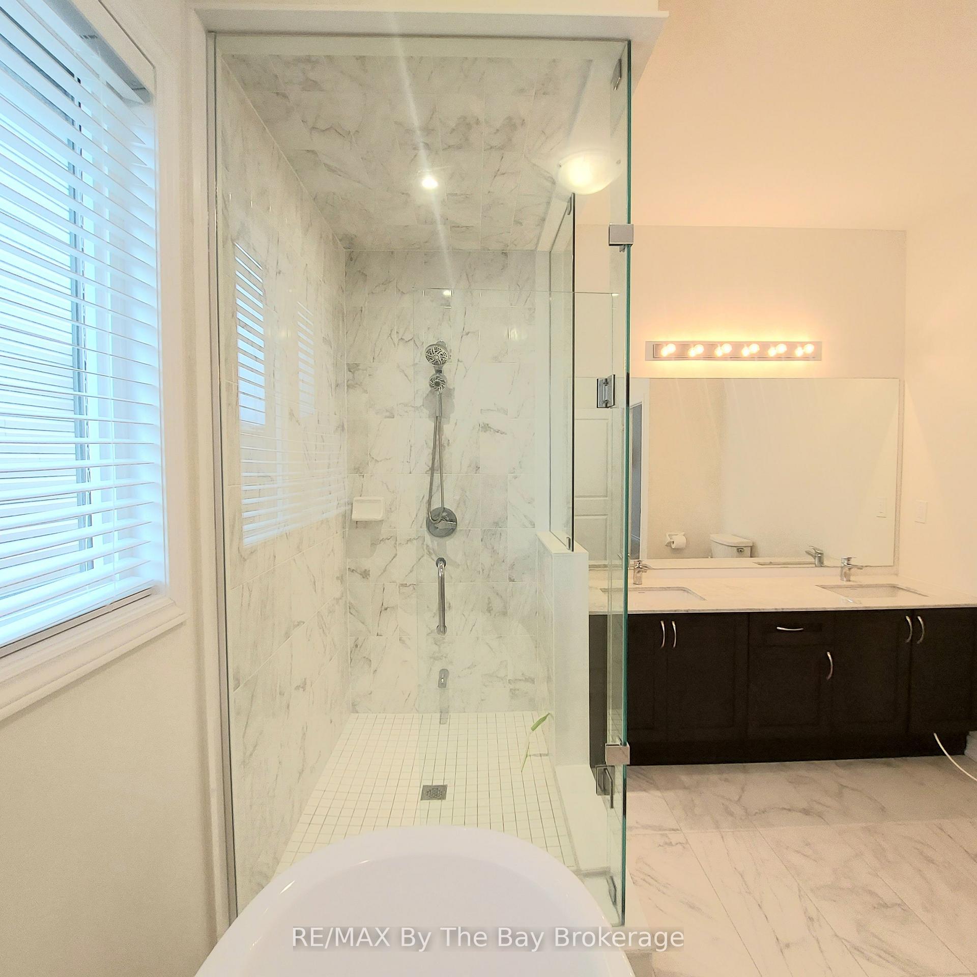 Photo 18 of Unit UPPER, 92 Berkely Street, Wasaga Beach — HOMEH