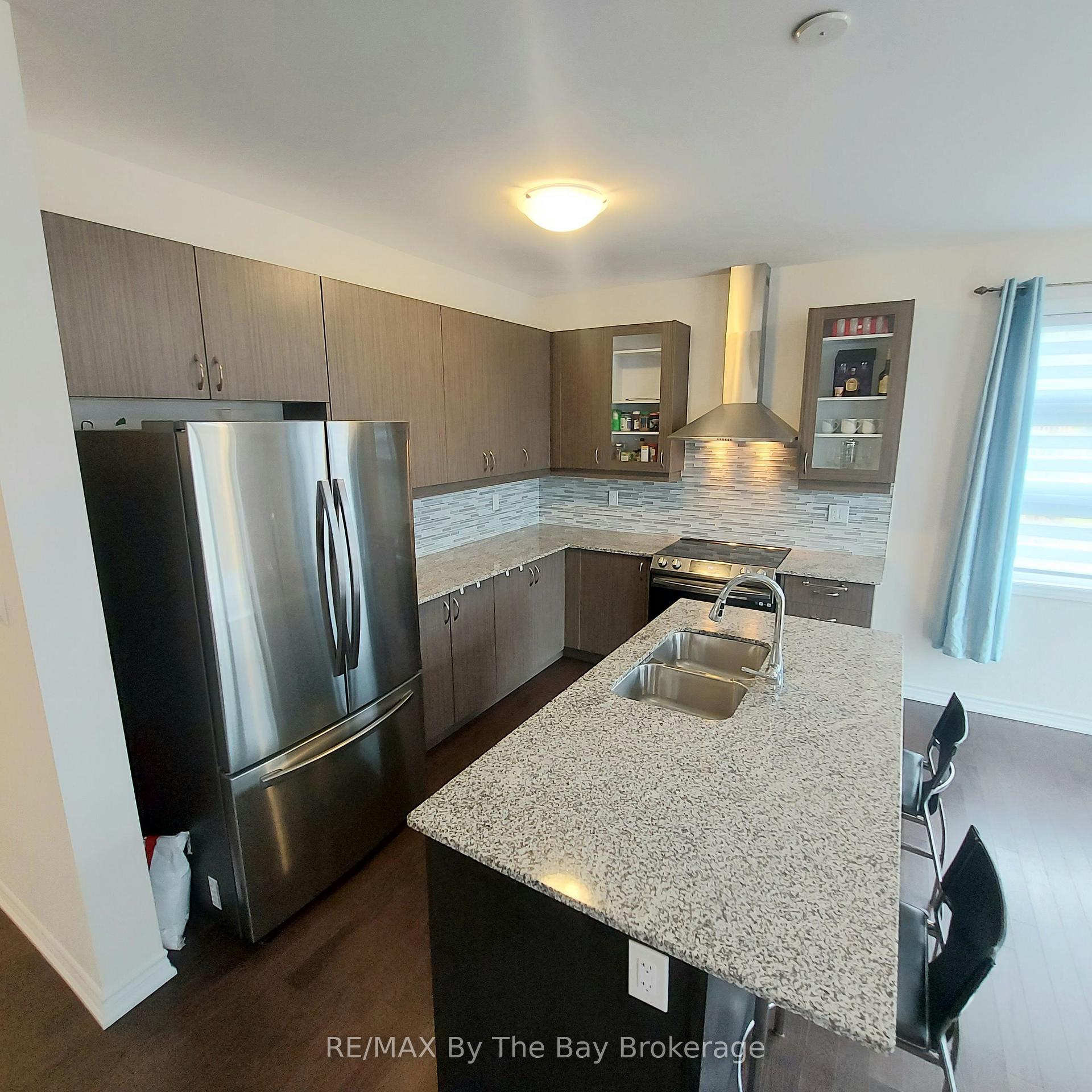 Photo 25 of Unit UPPER, 92 Berkely Street, Wasaga Beach — HOMEH