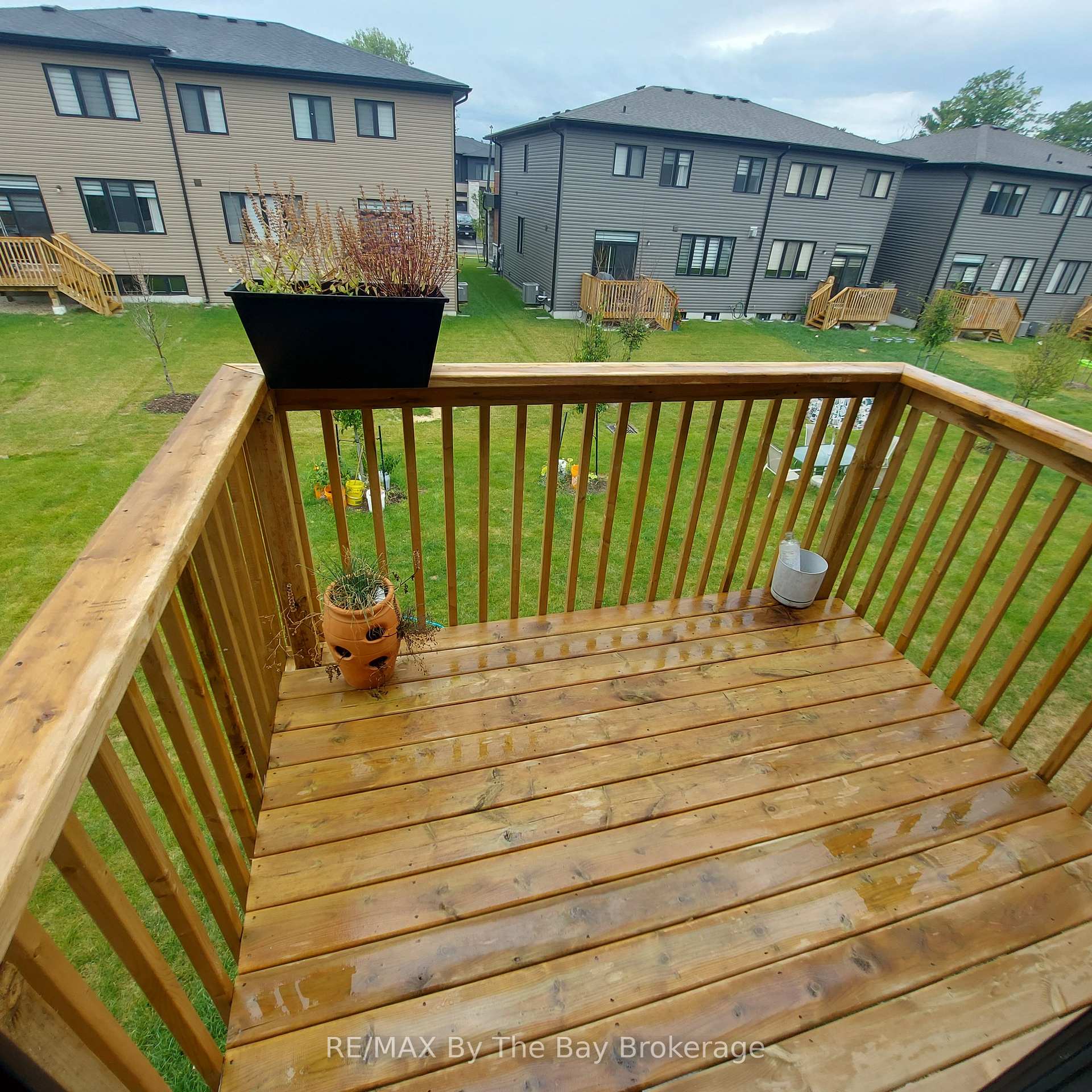 Photo 28 of Unit UPPER, 92 Berkely Street, Wasaga Beach — HOMEH