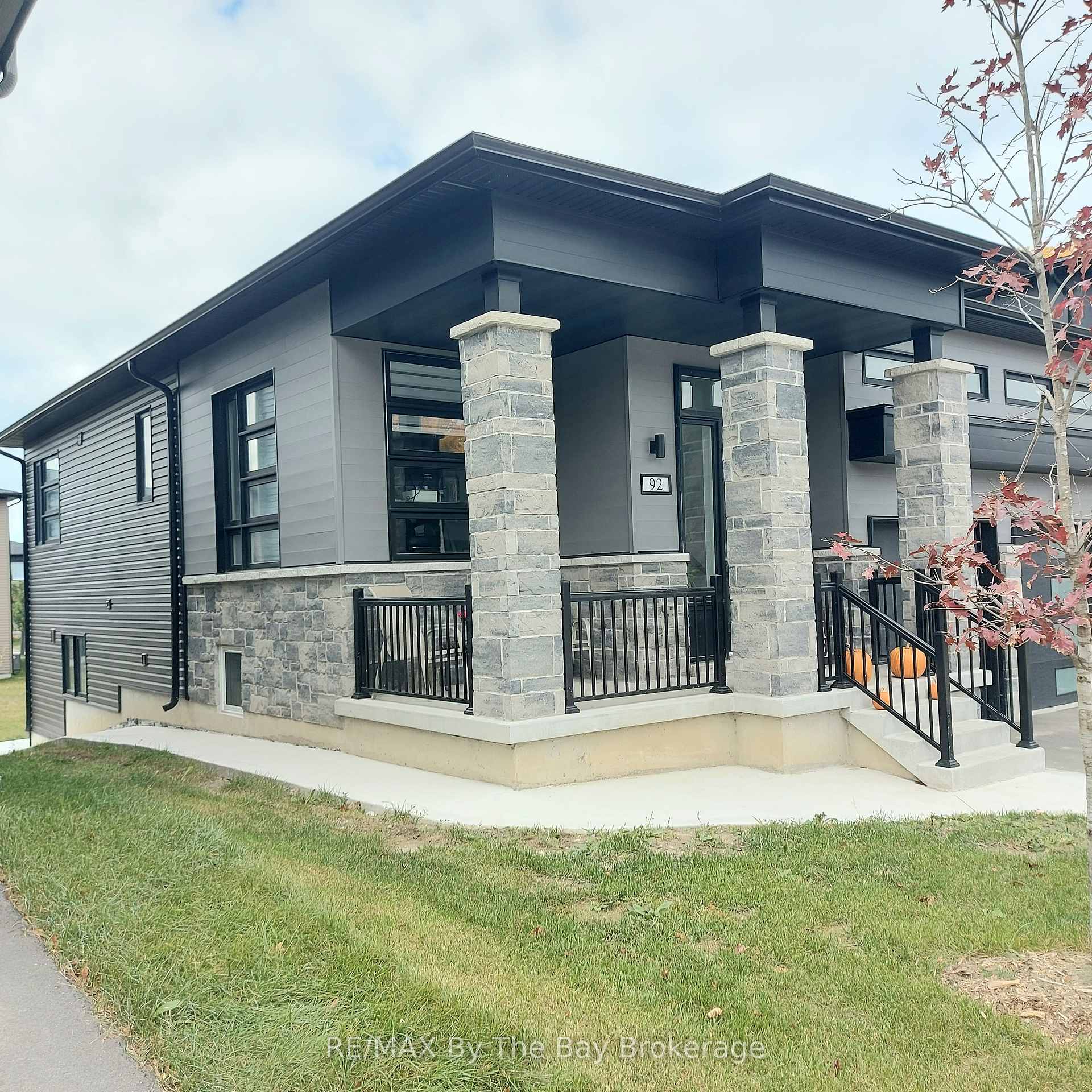 Photo 34 of Unit UPPER, 92 Berkely Street, Wasaga Beach — HOMEH