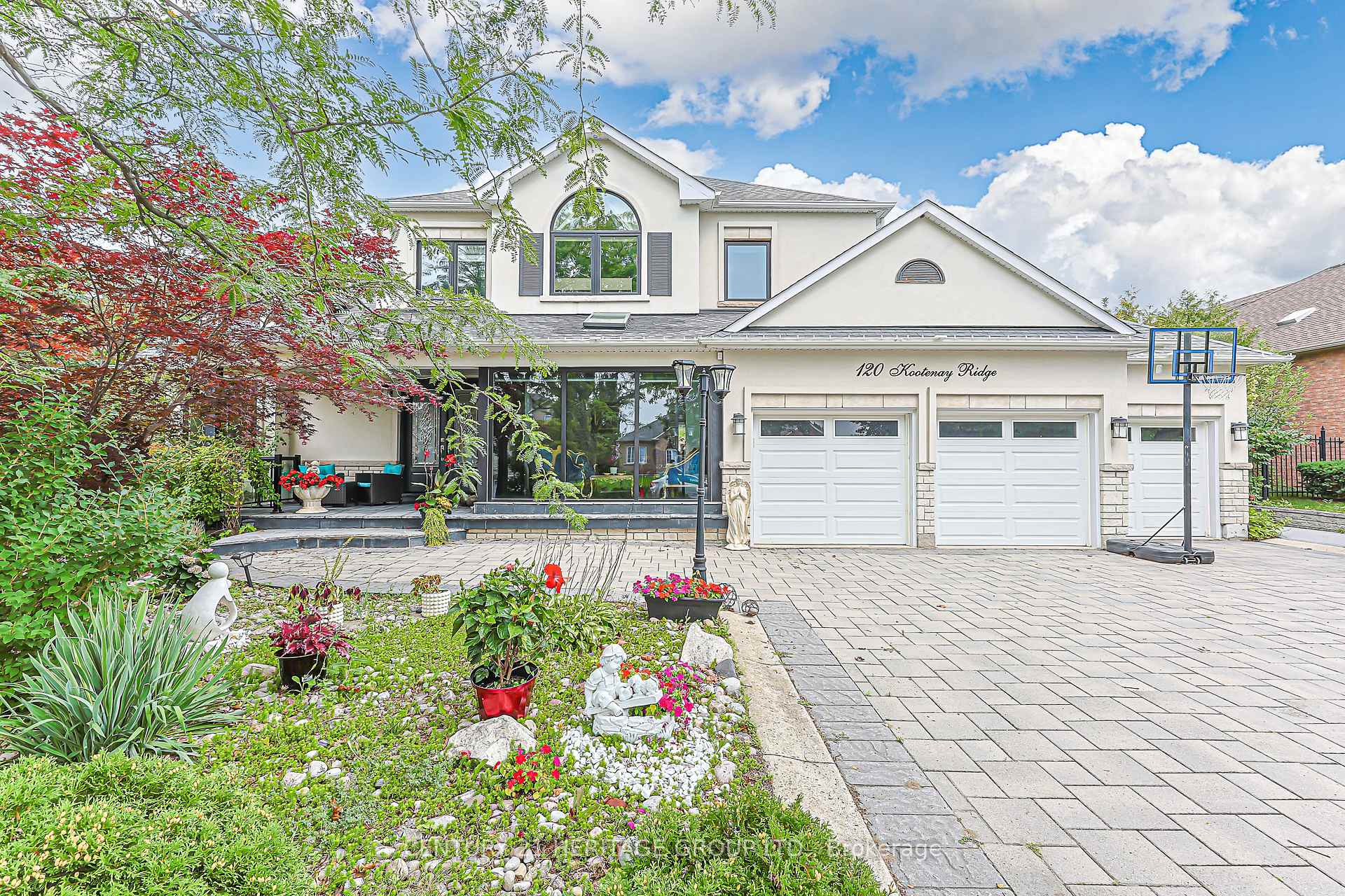 Photo 1 of 120 Kootenay Ridge, Vaughan, Rural Vaughan — HOMEH
