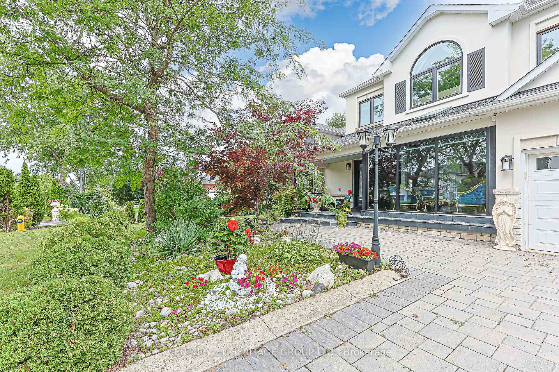 Photo 4 of 120 Kootenay Ridge, Vaughan, Rural Vaughan — HOMEH