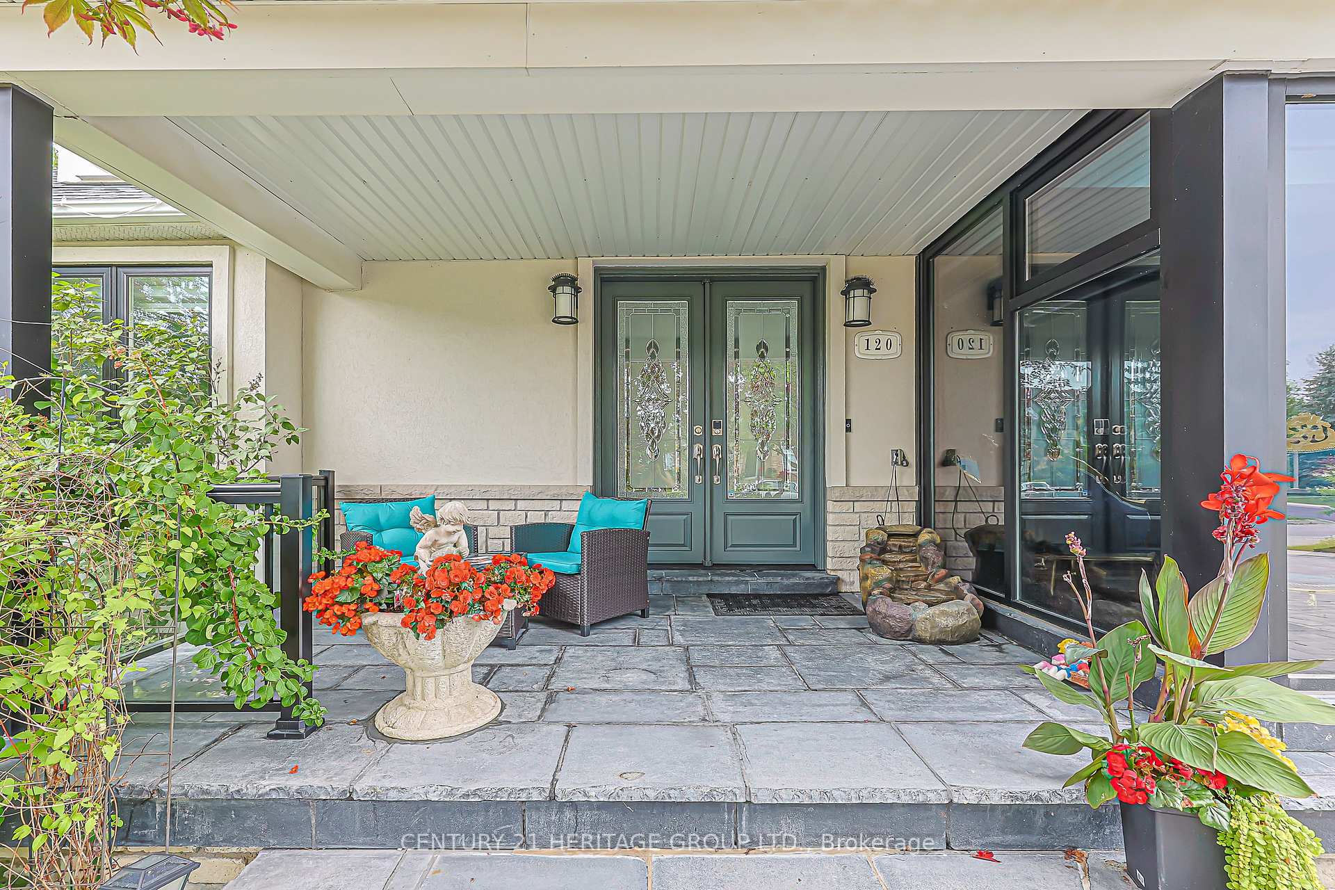 Photo 5 of 120 Kootenay Ridge, Vaughan, Rural Vaughan — HOMEH