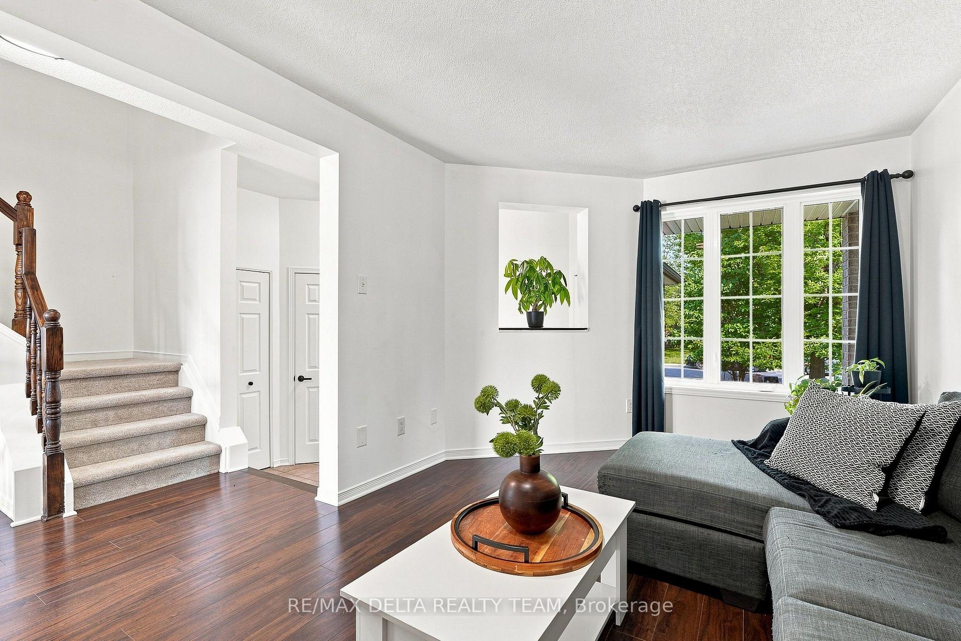 Photo 5 of 1495 Demeter Street, Ottawa, Fallingbrook/Gardenway South — HOMEH