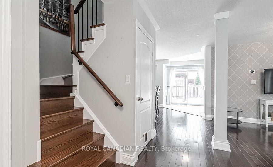 Photo 3 of 87 John Walter Crescent, Clarington, Courtice — HOMEH