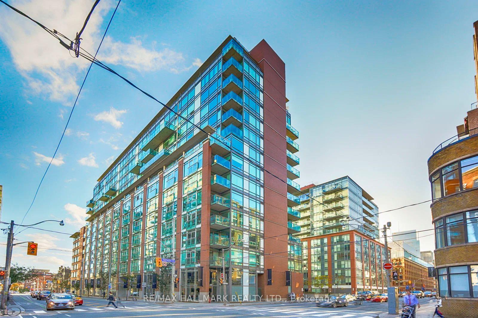 Front of Unit 728, 333 Adelaide Street E