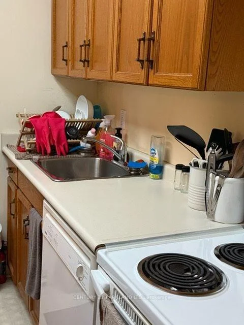 Photo 7 of Unit 207, 284 Bloor Street W, Toronto, The Annex — HOMEH