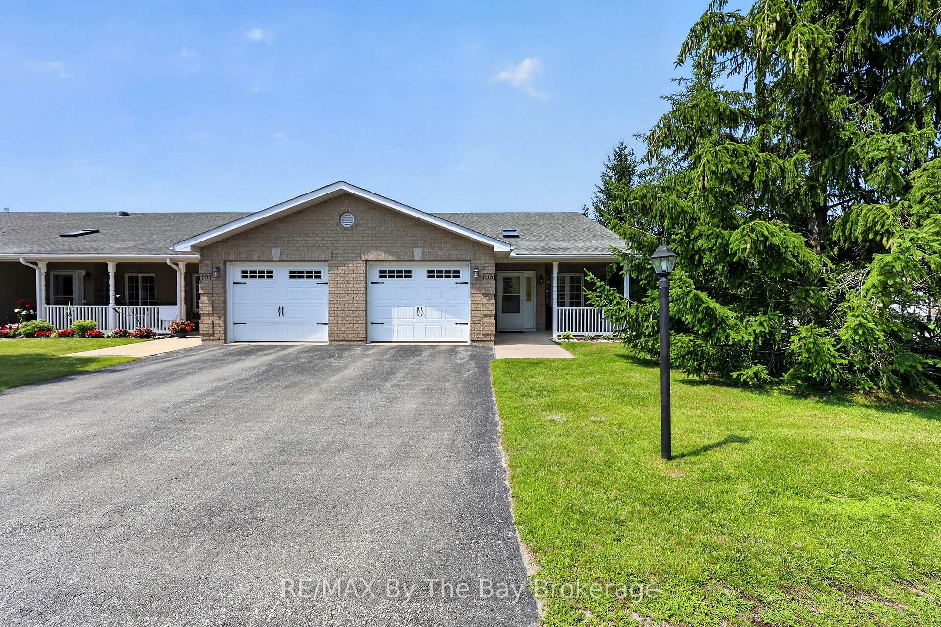 Photo 2 of 105 Meadow Lane, Wasaga Beach — HOMEH