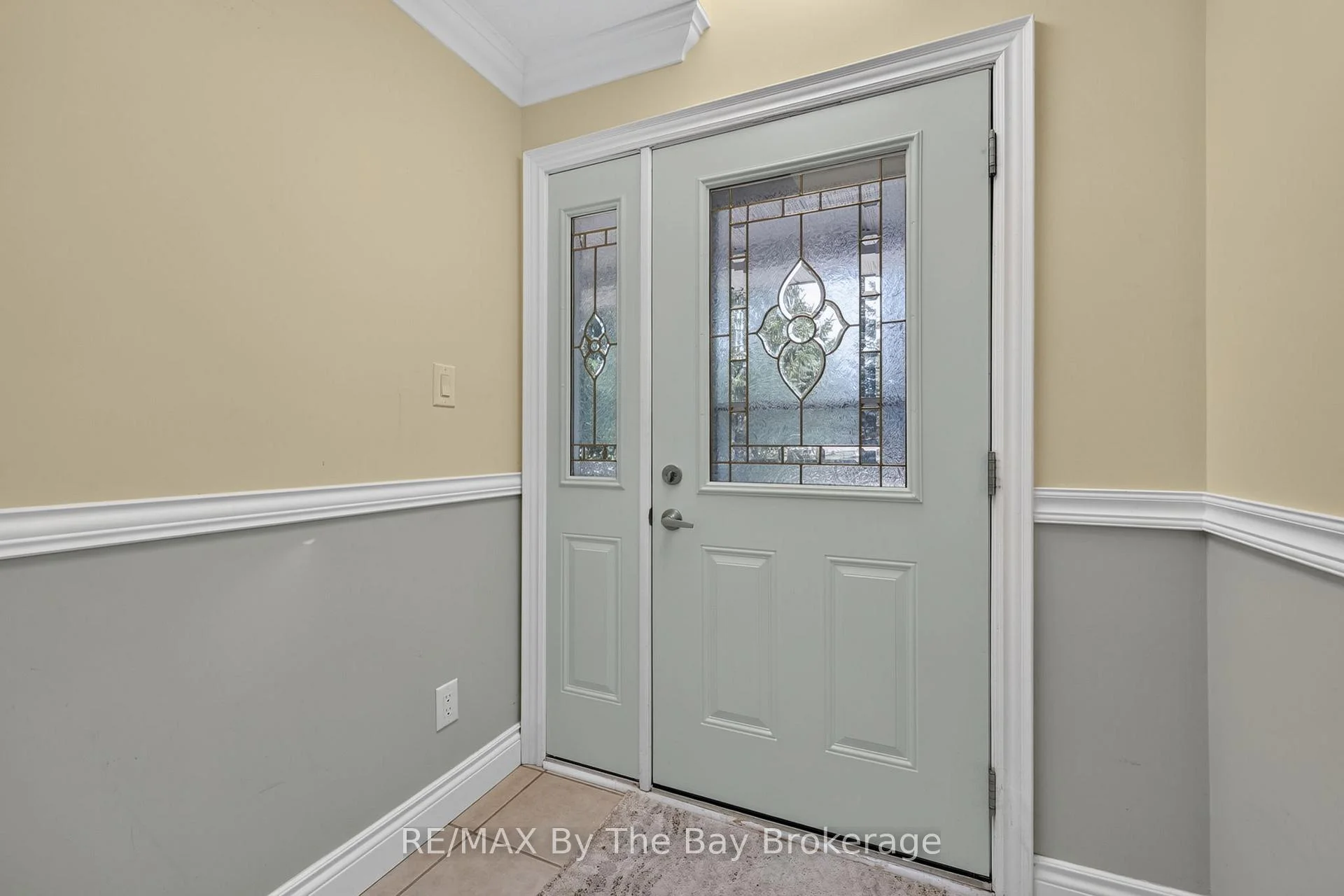 Photo 7 of 105 Meadow Lane, Wasaga Beach — HOMEH