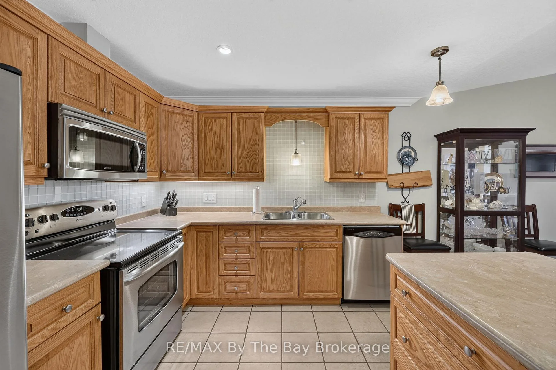Photo 17 of 105 Meadow Lane, Wasaga Beach — HOMEH