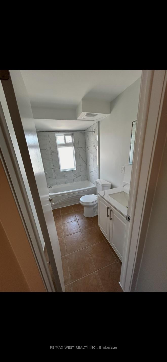Photo 8 of Unit A, 88 Uxbridge Avenue, Toronto, Weston-Pellam Park — HOMEH