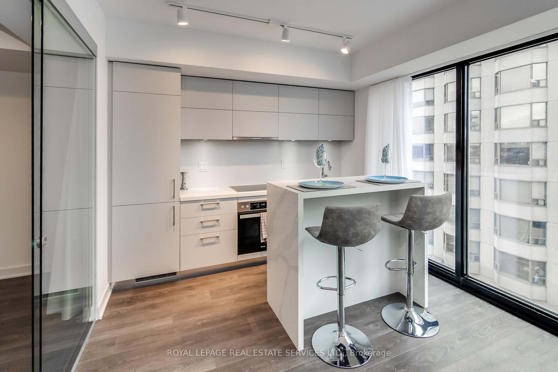 Photo 2 of Unit 1907, 188 Cumberland Street, Toronto, The Annex — HOMEH