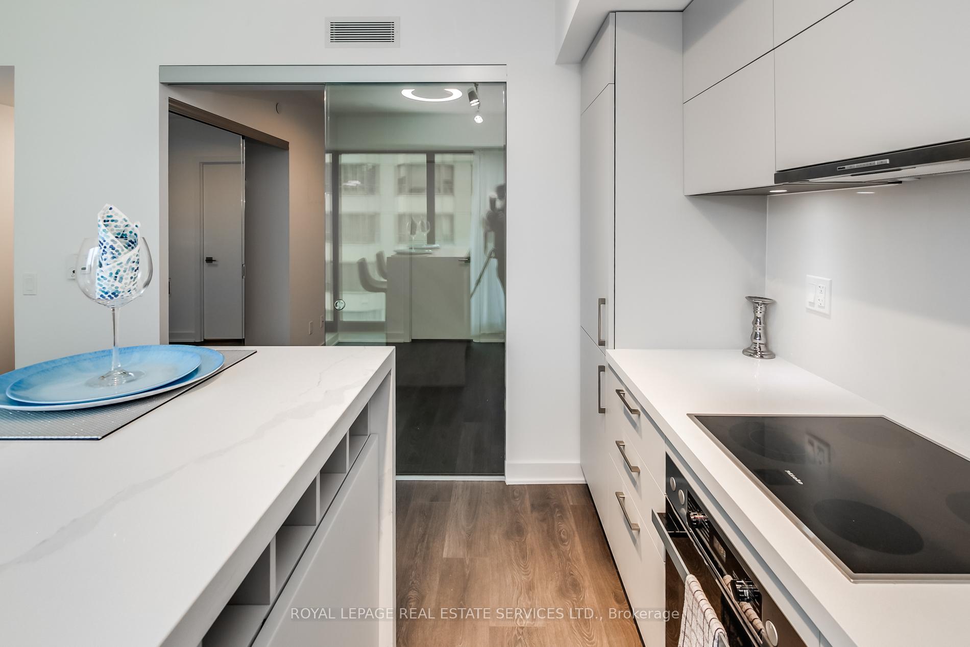 Photo 5 of Unit 1907, 188 Cumberland Street, Toronto, The Annex — HOMEH