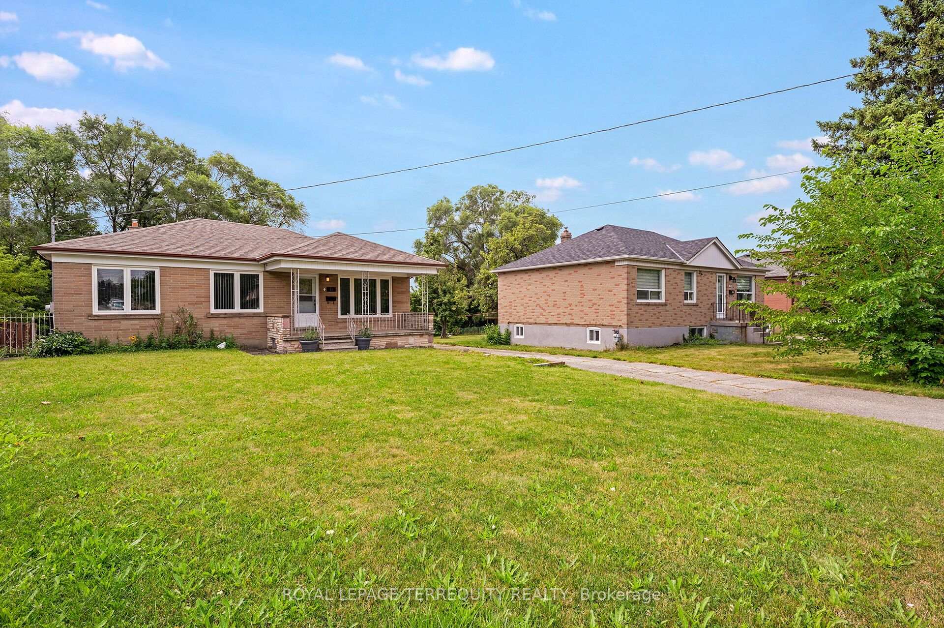 Photo 33 of 19 Battersea Crescent, North York, Maple Leaf — HOMEH