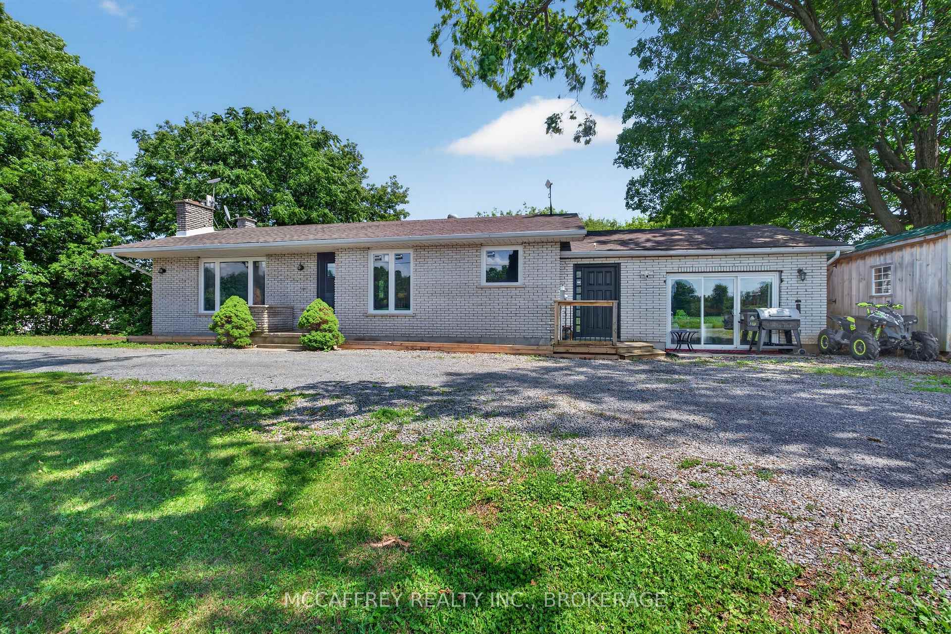 Photo of 1692 Sharpe Road