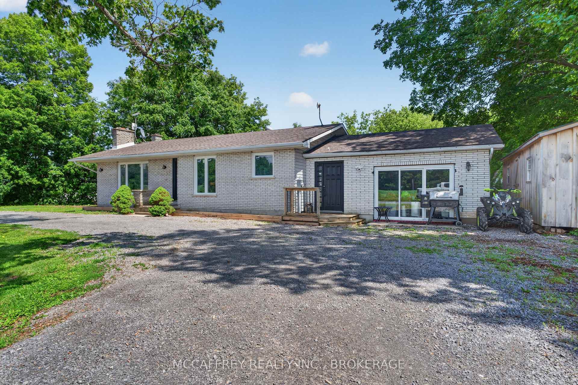 Photo 2 of 1692 Sharpe Road, Loyalist, Lennox and Addington - South — HOMEH