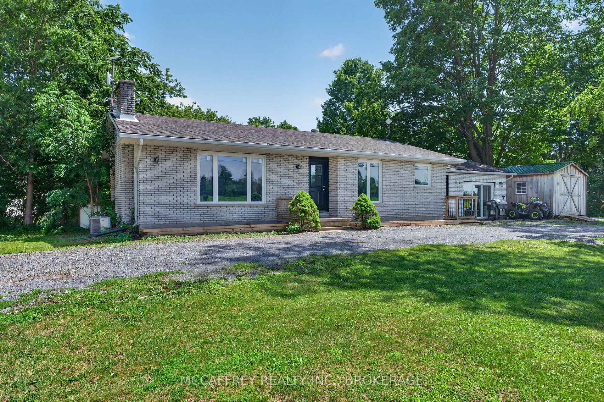Photo 4 of 1692 Sharpe Road, Loyalist, Lennox and Addington - South — HOMEH
