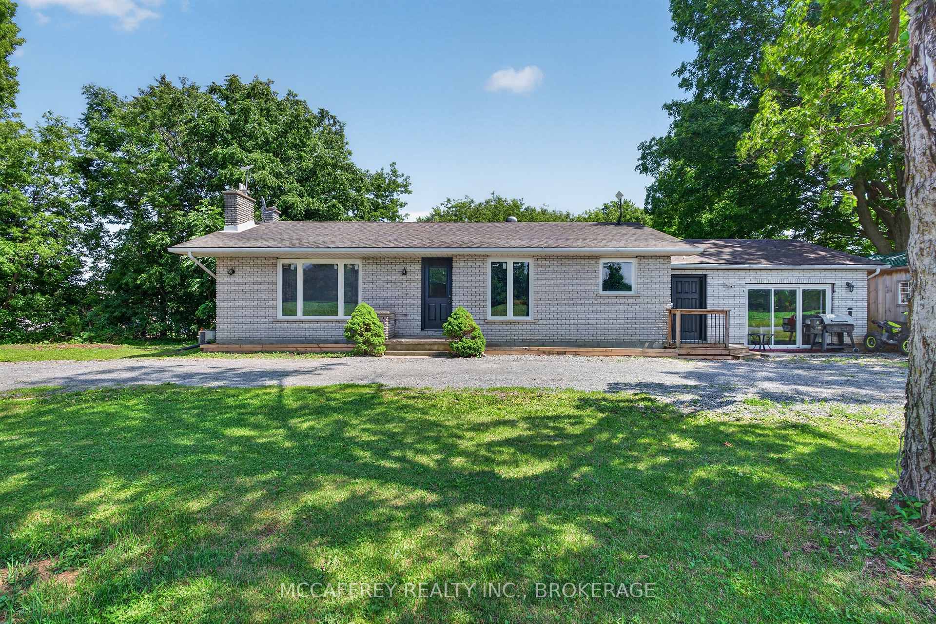 Photo 5 of 1692 Sharpe Road, Loyalist, Lennox and Addington - South — HOMEH