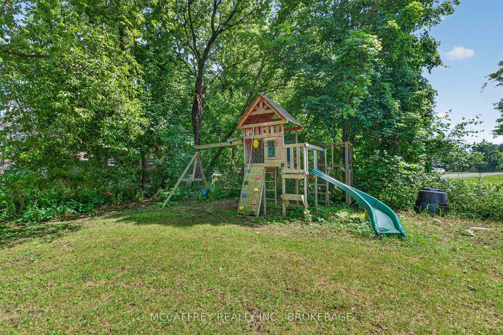 Photo 36 of 1692 Sharpe Road, Loyalist, Lennox and Addington - South — HOMEH