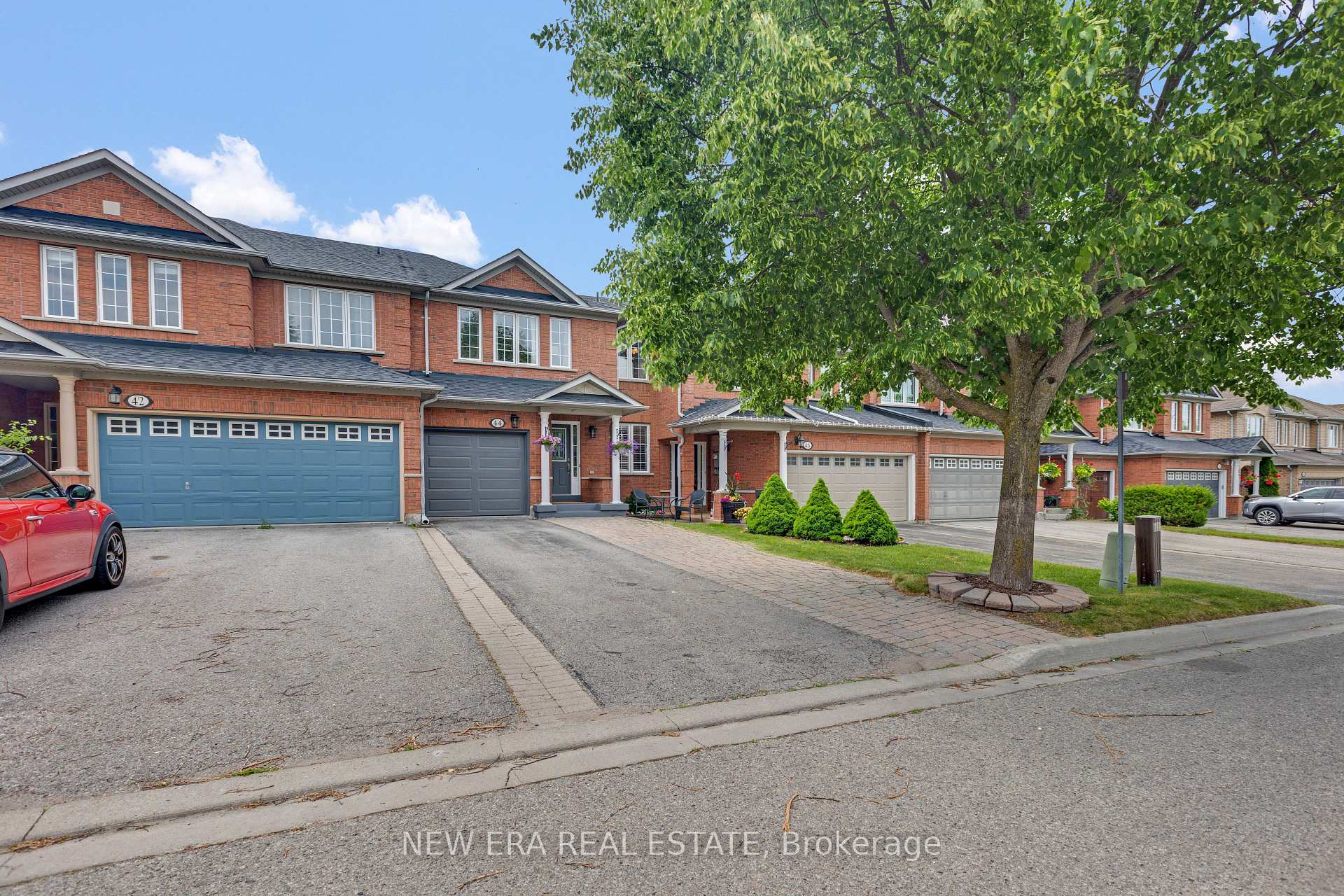 Photo 2 of 44 Millcliff Circle, Aurora, Aurora Grove — HOMEH
