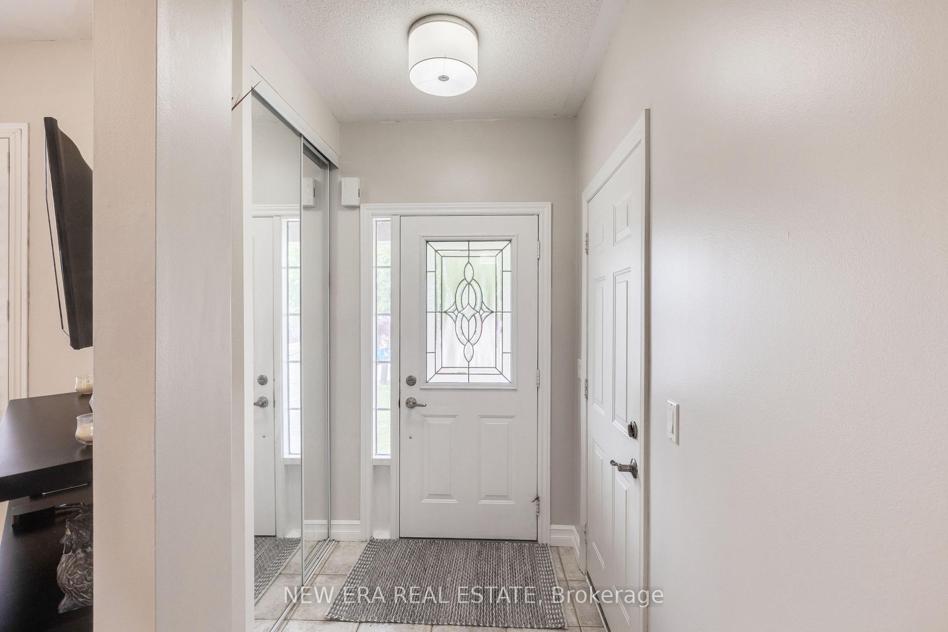 Photo 4 of 44 Millcliff Circle, Aurora, Aurora Grove — HOMEH