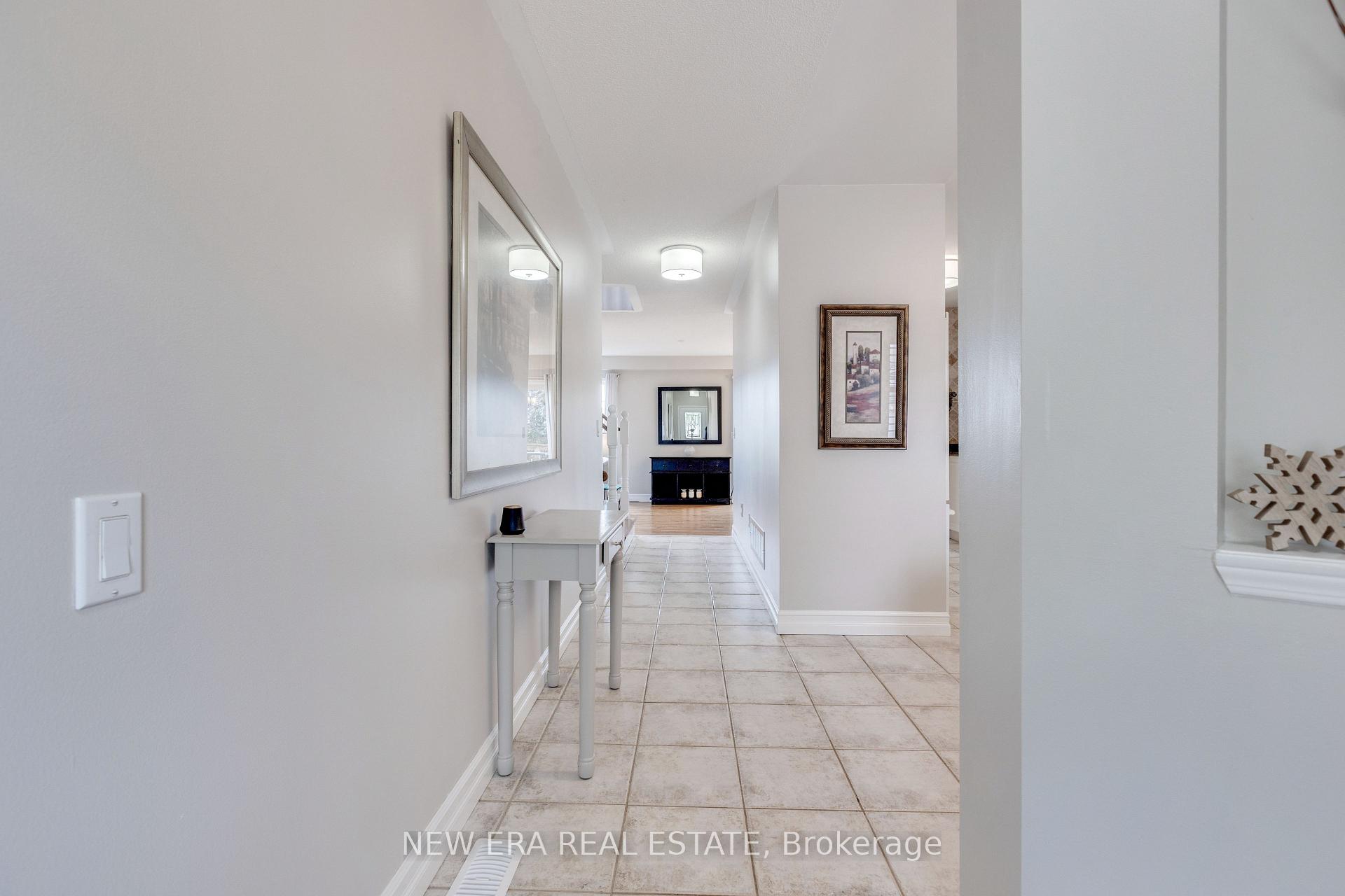Photo 5 of 44 Millcliff Circle, Aurora, Aurora Grove — HOMEH