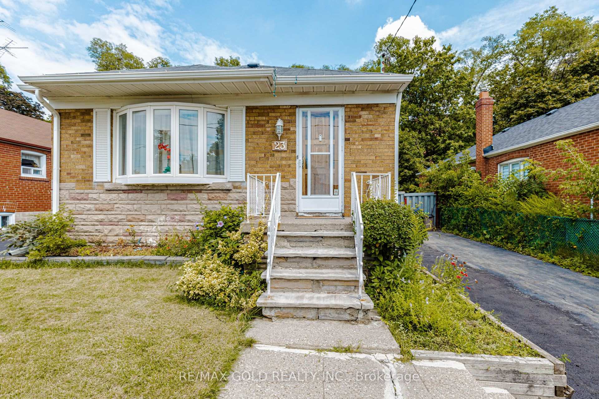 Photo 5 of 23 Rensburg Drive, Scarborough, Ionview — HOMEH