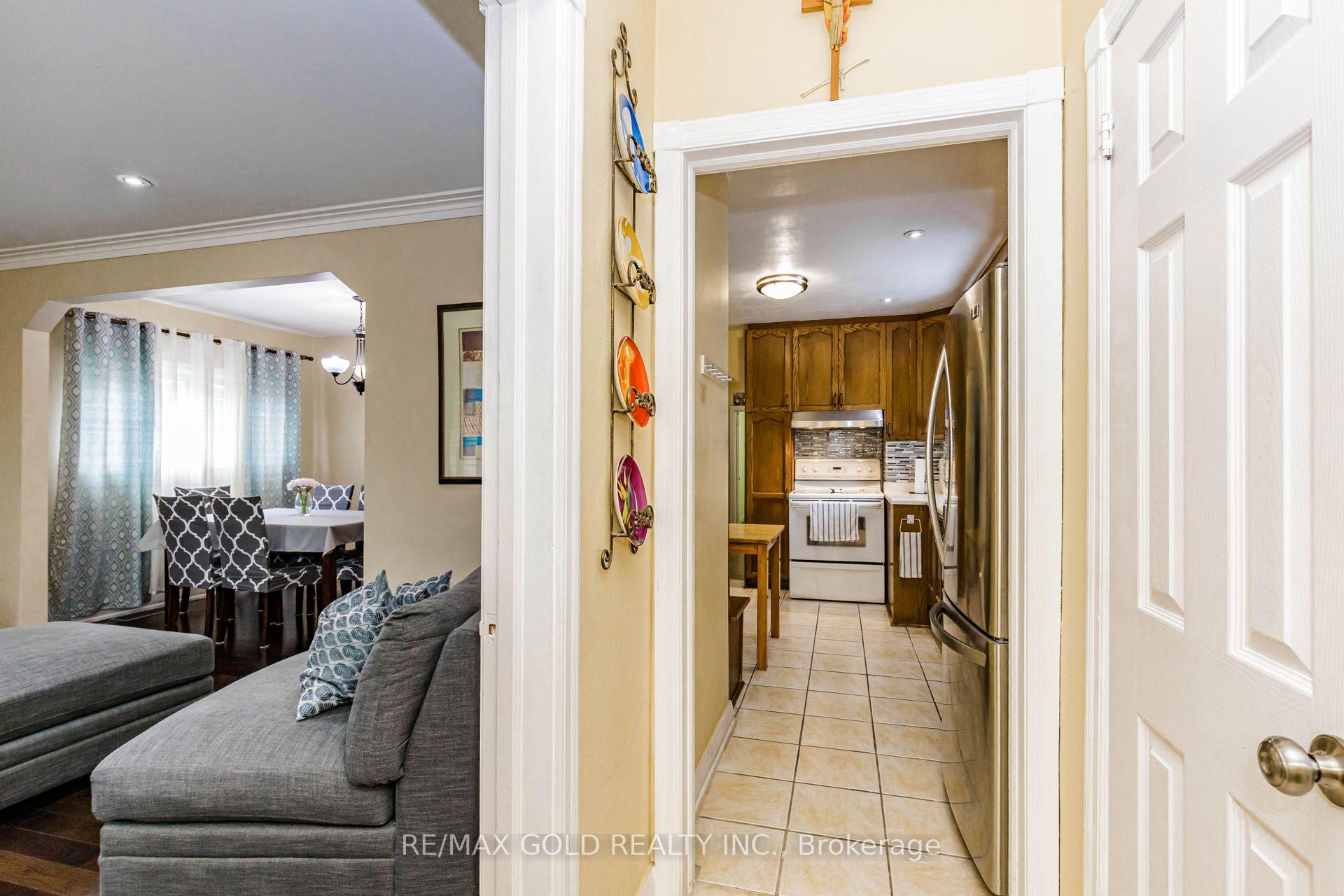 Photo 7 of 23 Rensburg Drive, Scarborough, Ionview — HOMEH