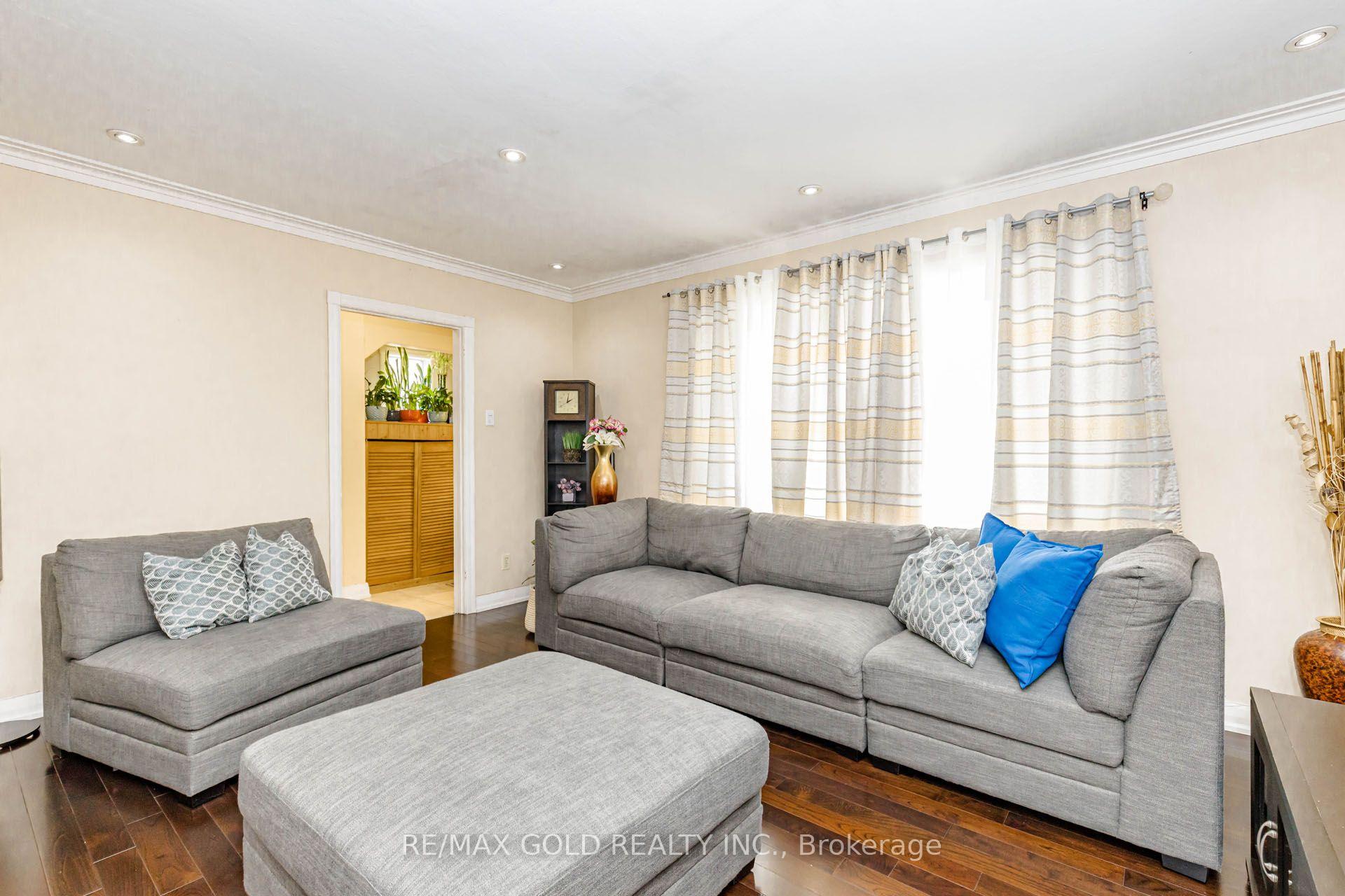 Photo 10 of 23 Rensburg Drive, Scarborough, Ionview — HOMEH