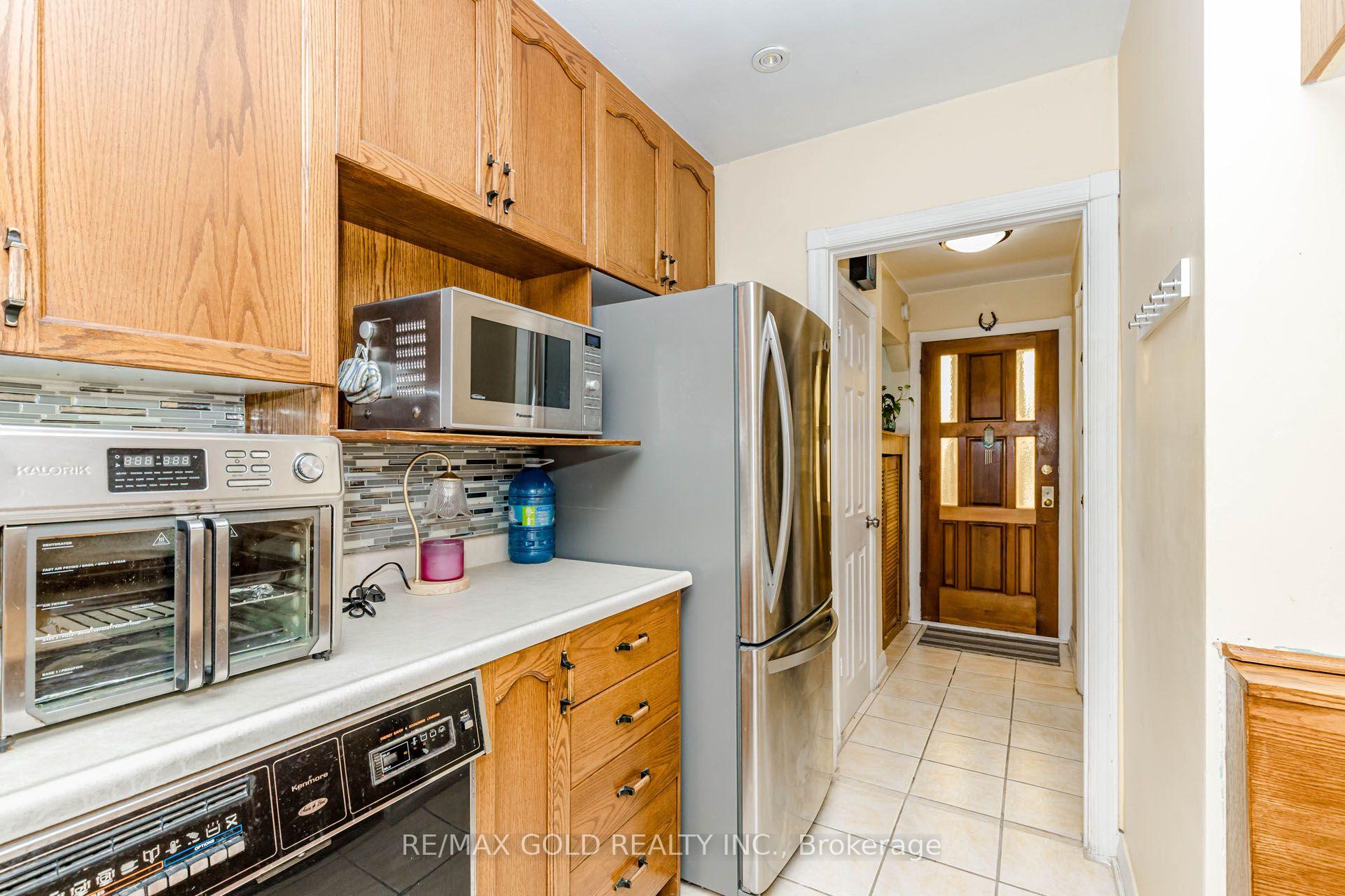 Photo 18 of 23 Rensburg Drive, Scarborough, Ionview — HOMEH