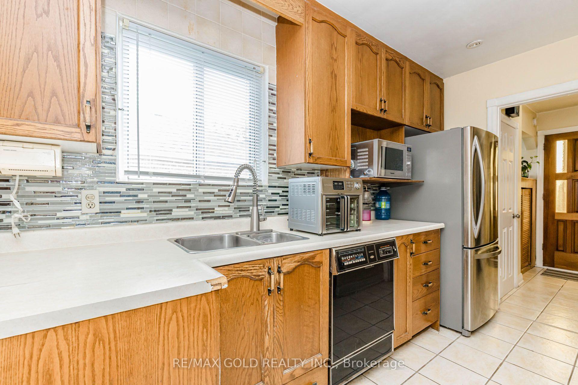 Photo 19 of 23 Rensburg Drive, Scarborough, Ionview — HOMEH