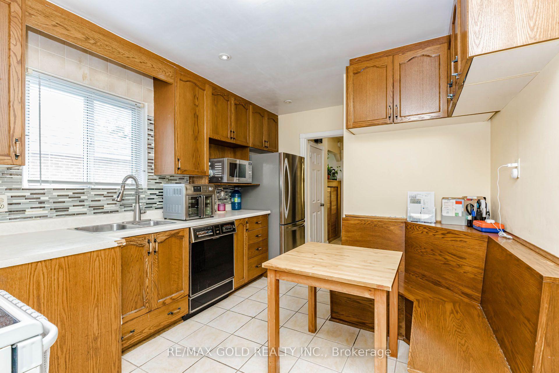 Photo 20 of 23 Rensburg Drive, Scarborough, Ionview — HOMEH