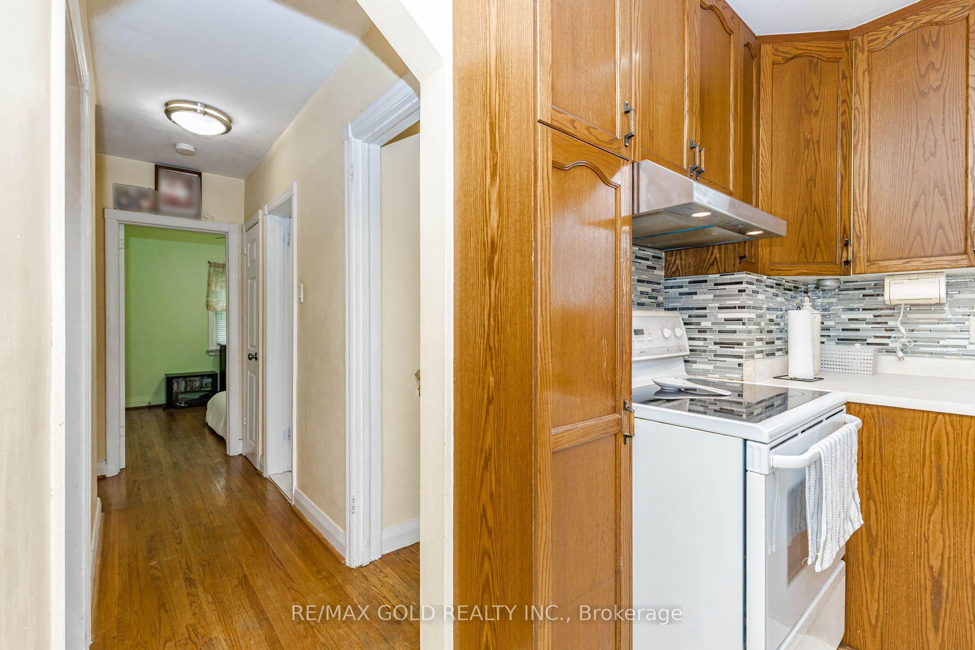 Photo 21 of 23 Rensburg Drive, Scarborough, Ionview — HOMEH