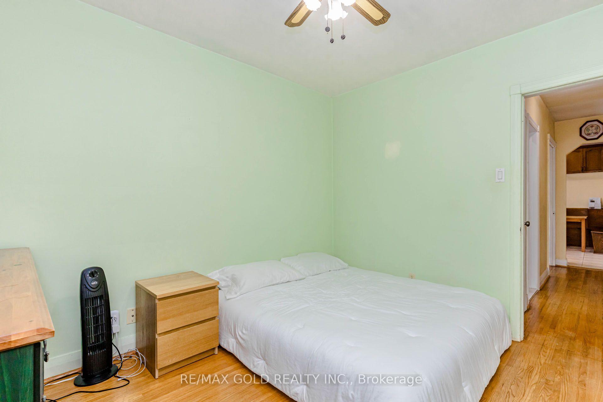 Photo 24 of 23 Rensburg Drive, Scarborough, Ionview — HOMEH