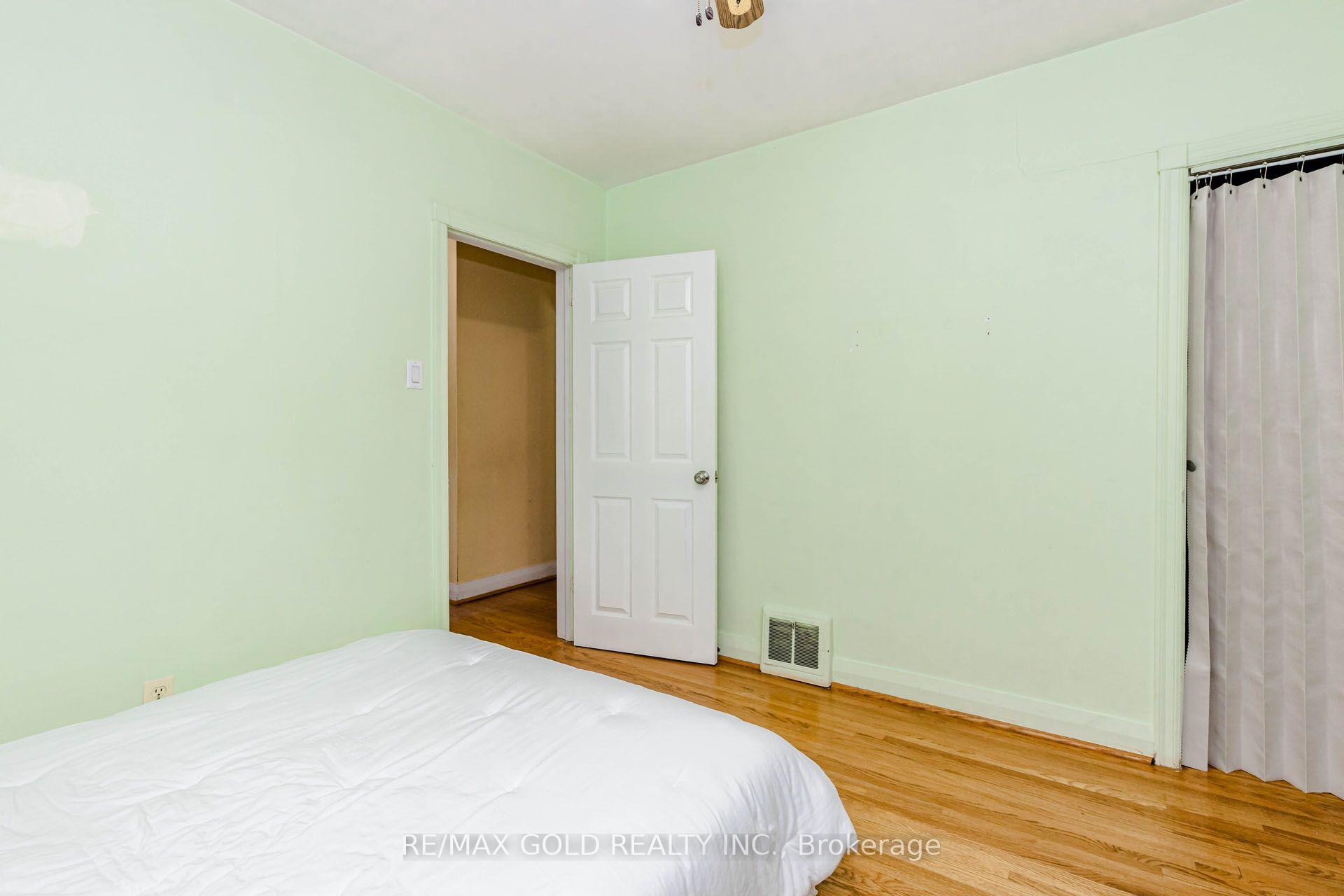 Photo 25 of 23 Rensburg Drive, Scarborough, Ionview — HOMEH